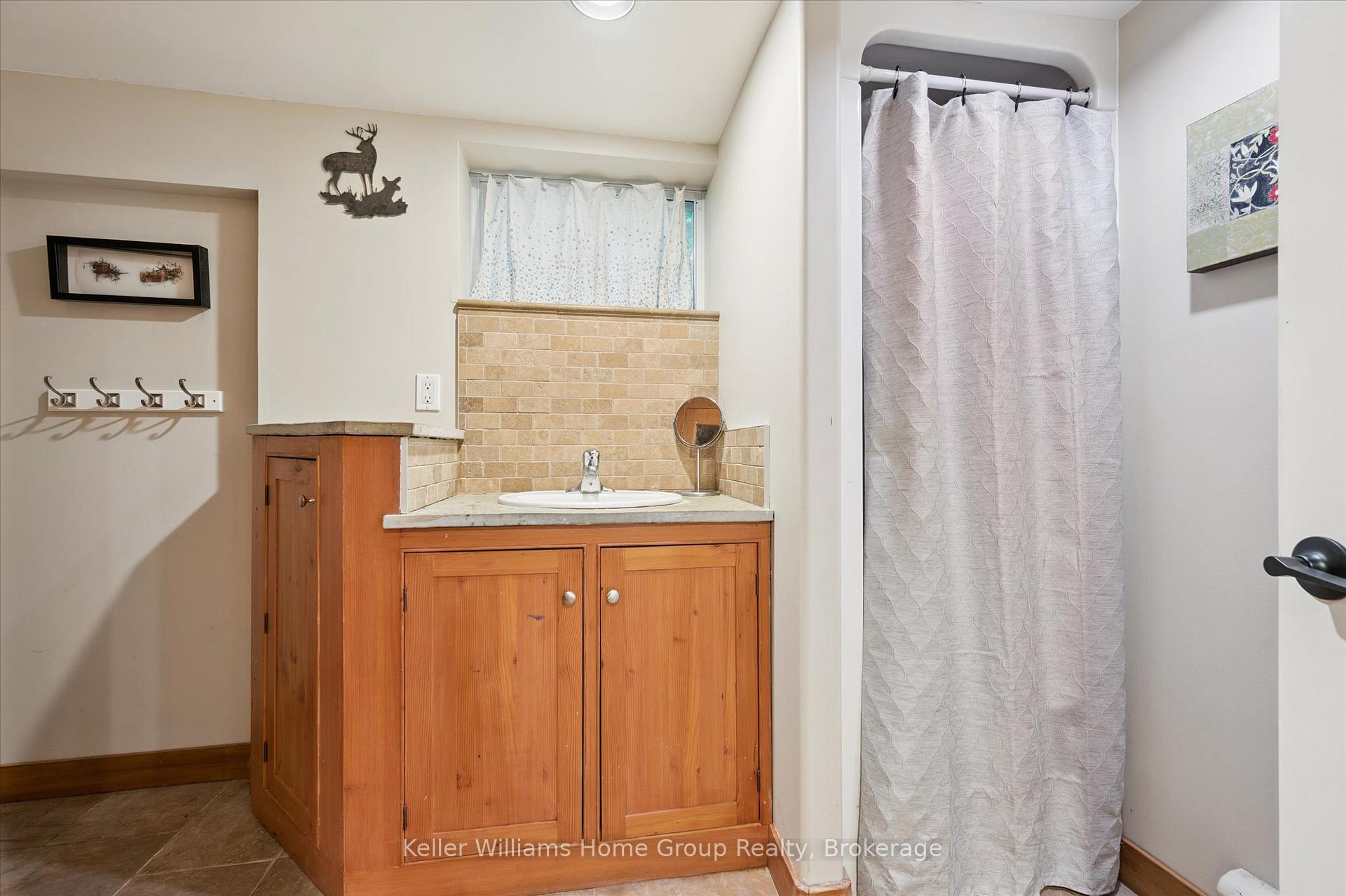 Photo 37 of 25 Forest Hill Drive, Guelph, Dovercliffe Park/Old University — HOMEH