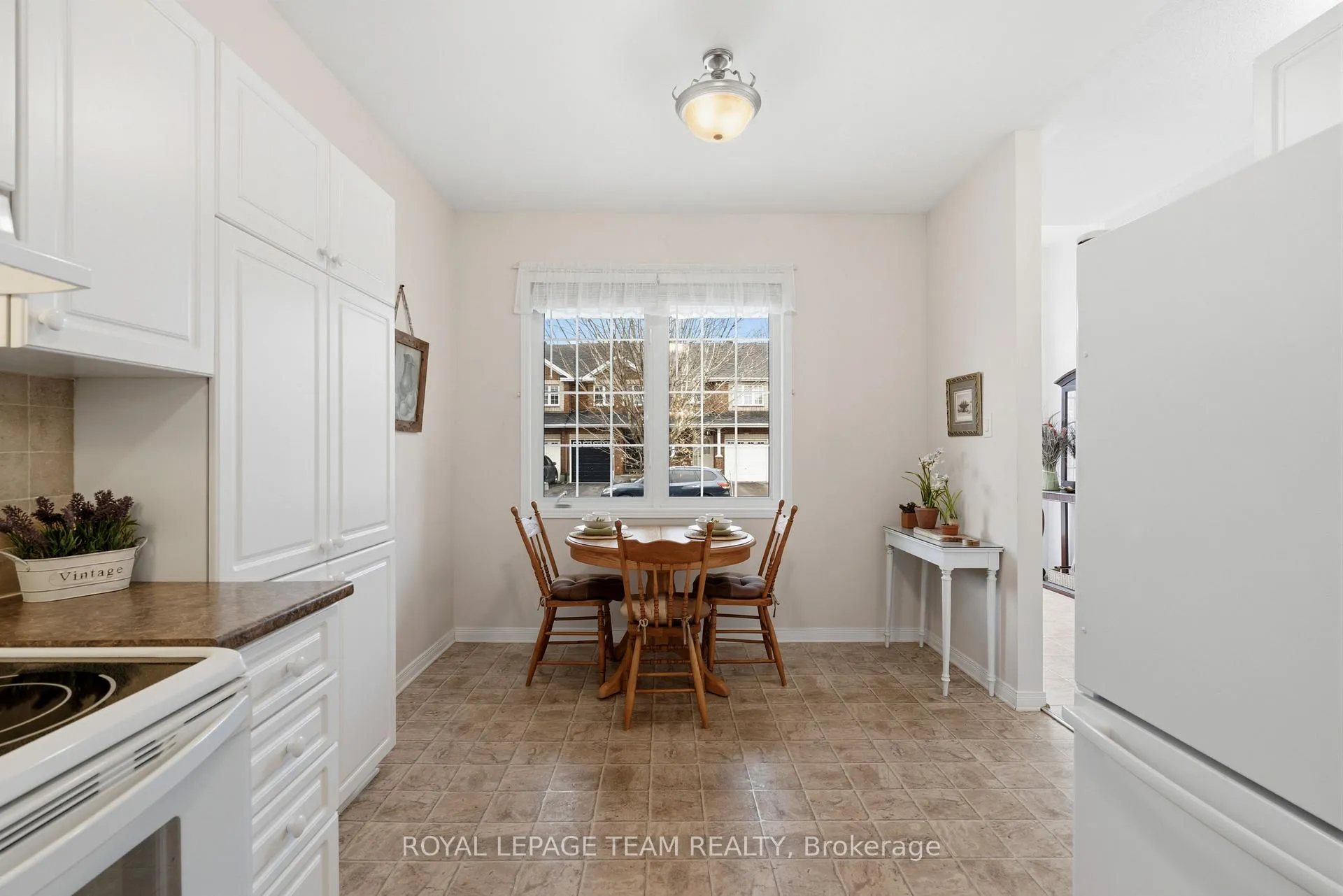Photo 11 of 145 Stedman Street, Ottawa, Blossom Park/Kemp Park/Findlay Creek — HOMEH