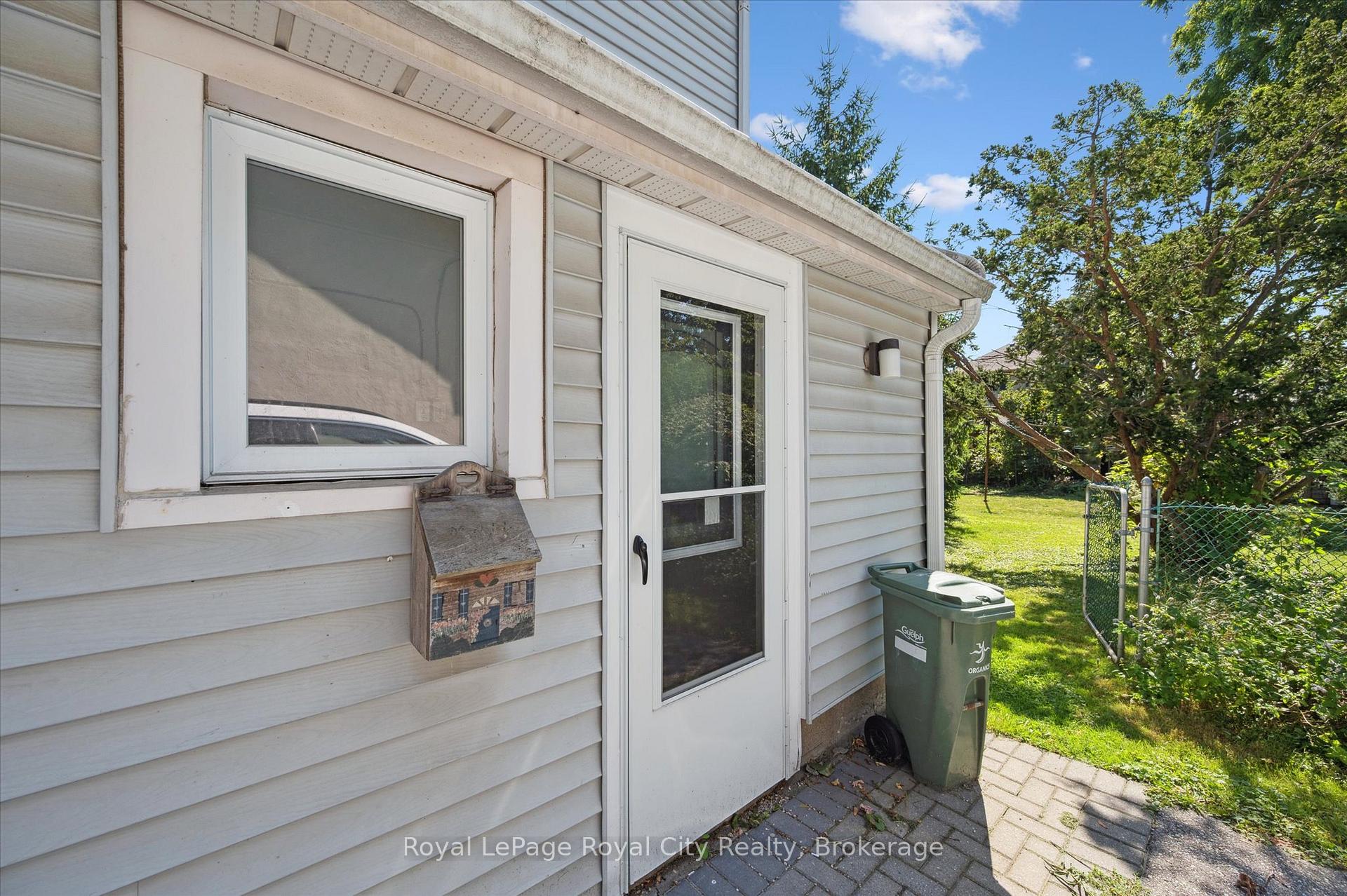 Photo 4 of 92 Kathleen Street, Guelph, Exhibition Park — HOMEH