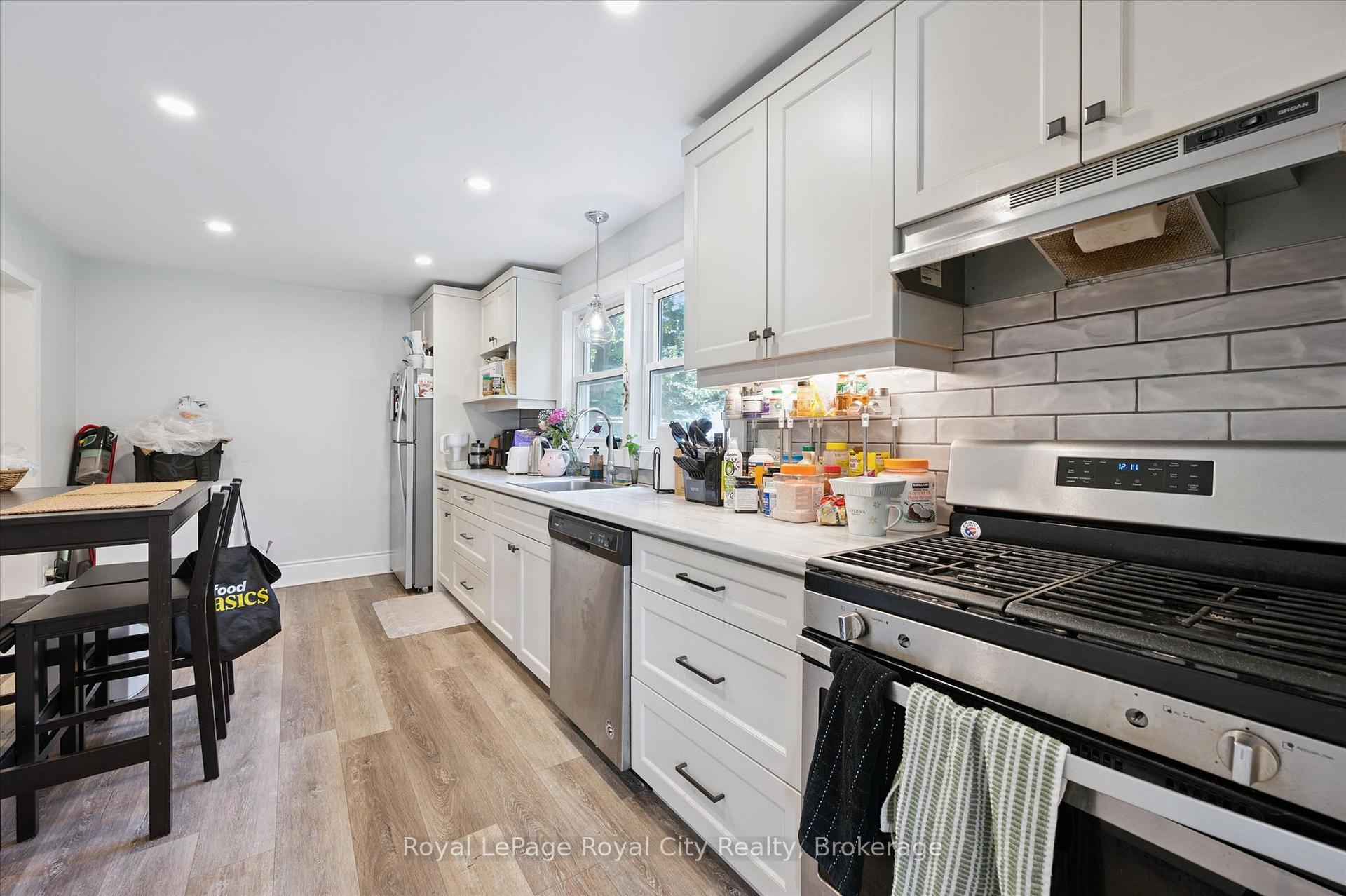 Photo 6 of 92 Kathleen Street, Guelph, Exhibition Park — HOMEH