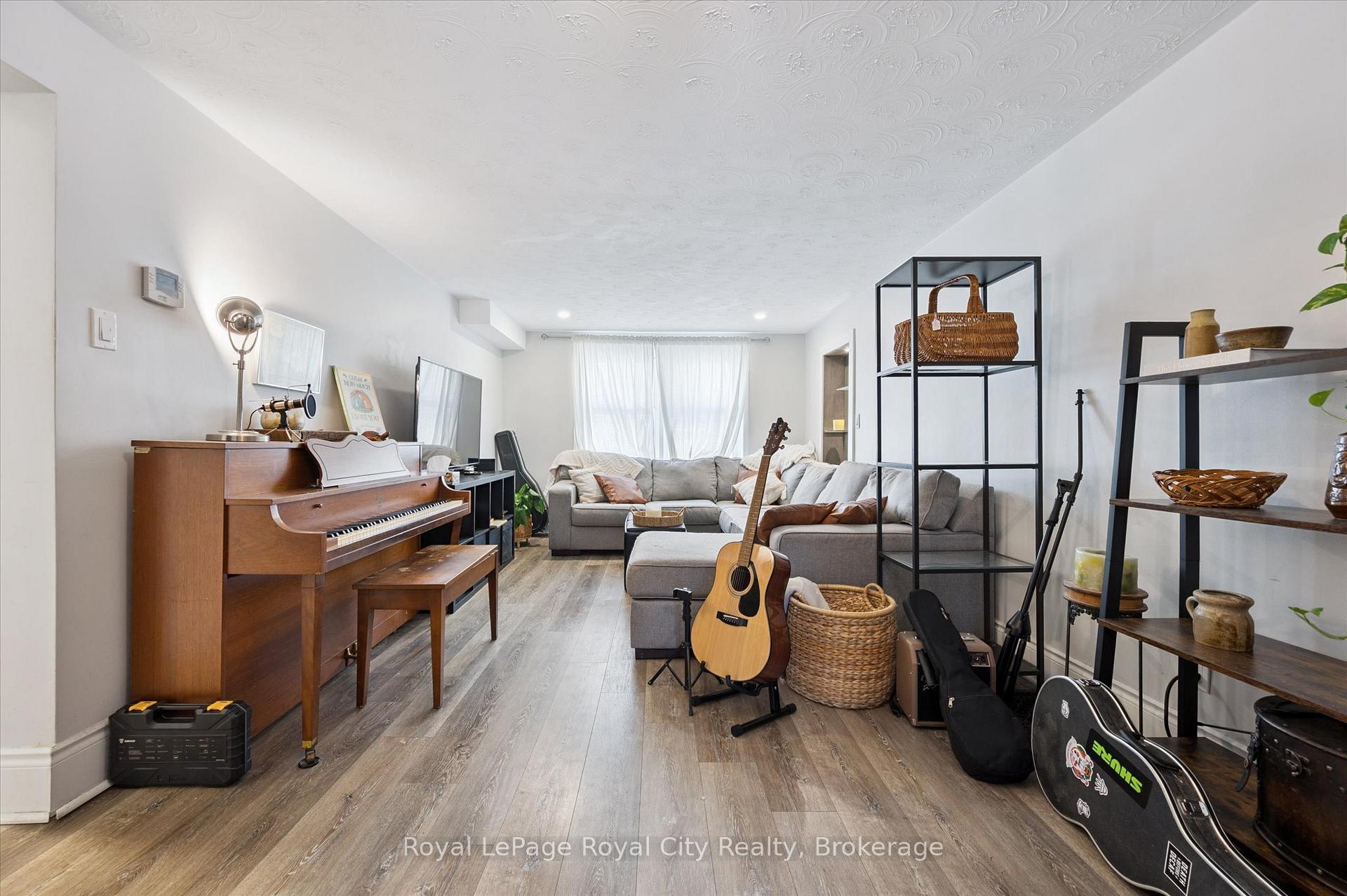 Photo 10 of 92 Kathleen Street, Guelph, Exhibition Park — HOMEH