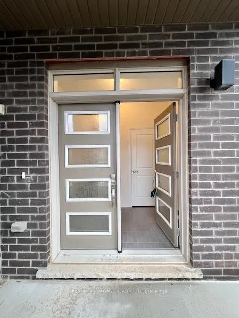 Photo 2 of 18 Whitton Drive, Brant, Paris — HOMEH