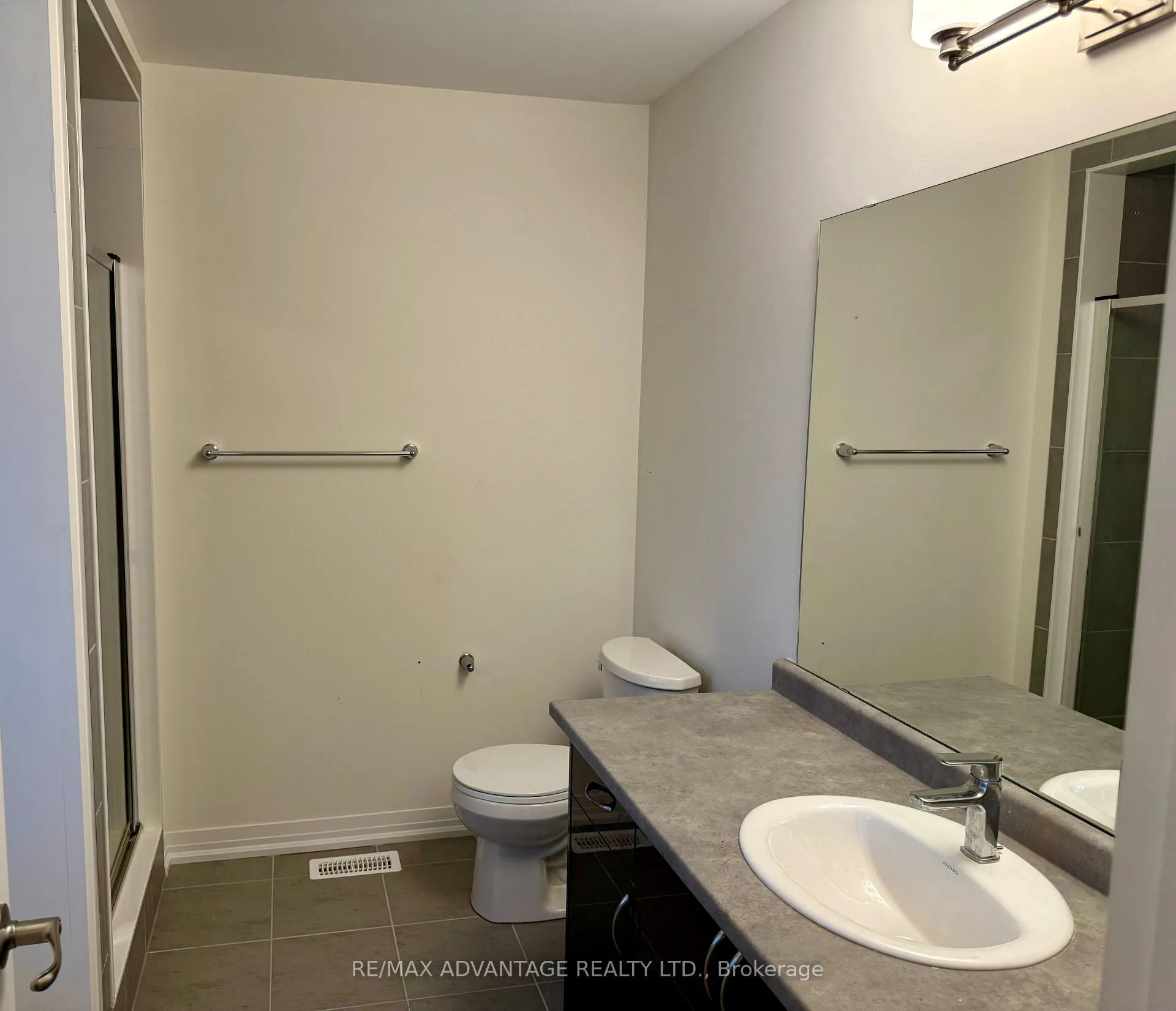 Photo 15 of 18 Whitton Drive, Brant, Paris — HOMEH