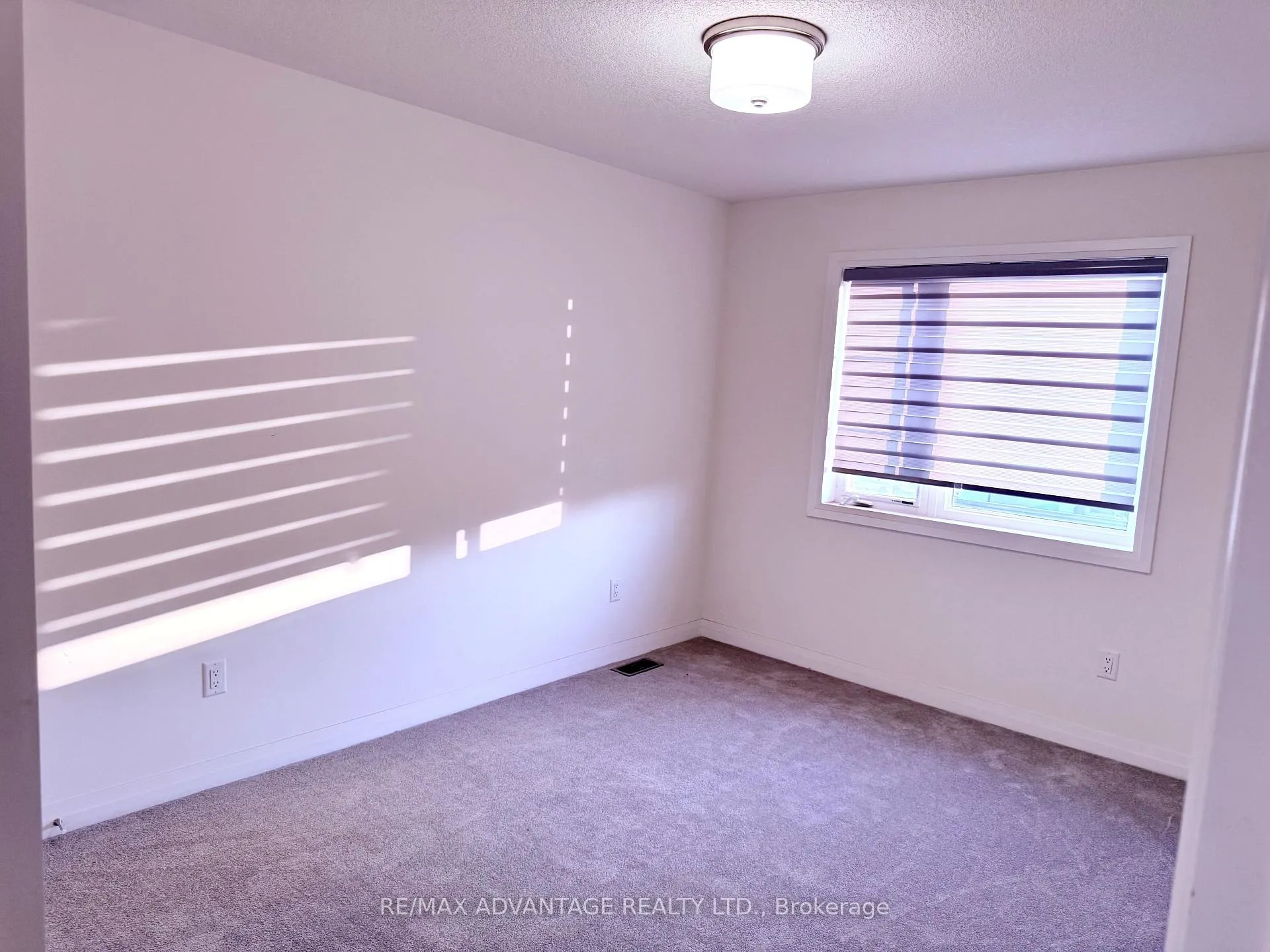 Photo 18 of 18 Whitton Drive, Brant, Paris — HOMEH