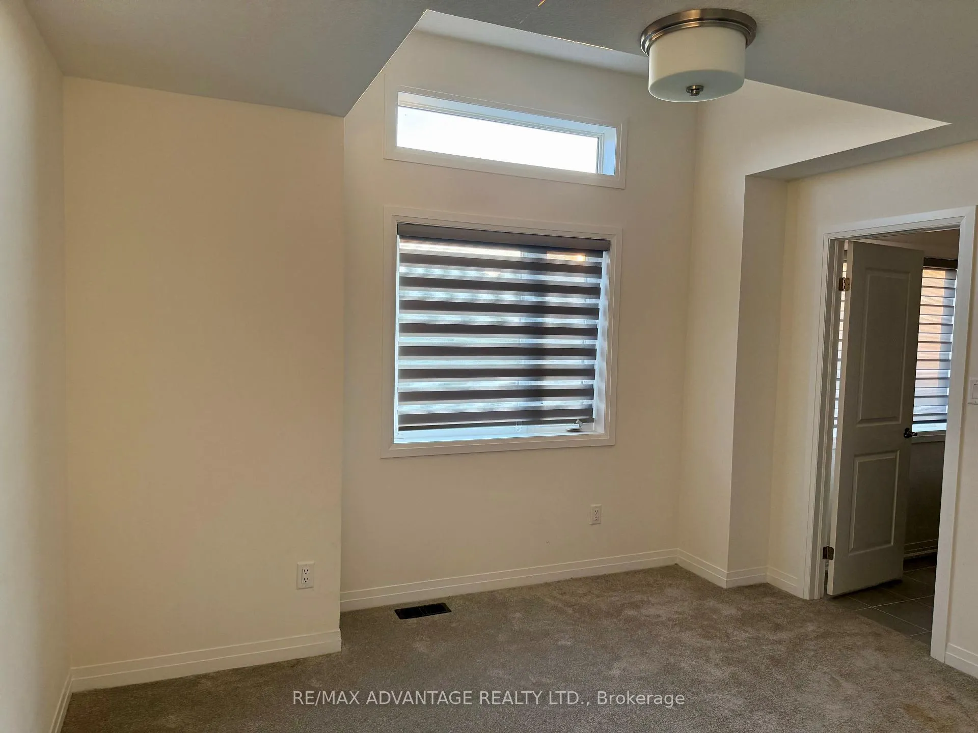 Photo 20 of 18 Whitton Drive, Brant, Paris — HOMEH