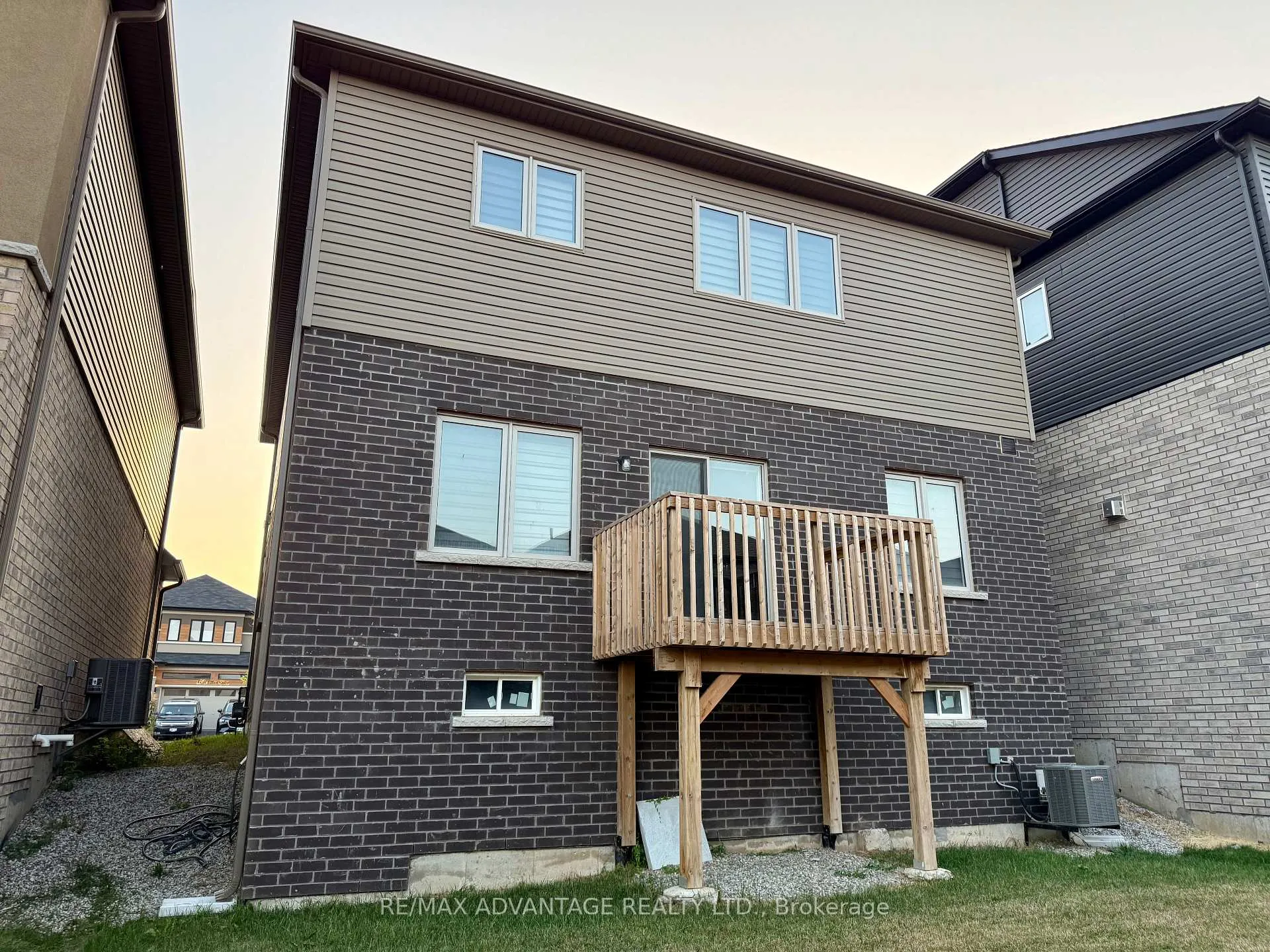 Photo 25 of 18 Whitton Drive, Brant, Paris — HOMEH