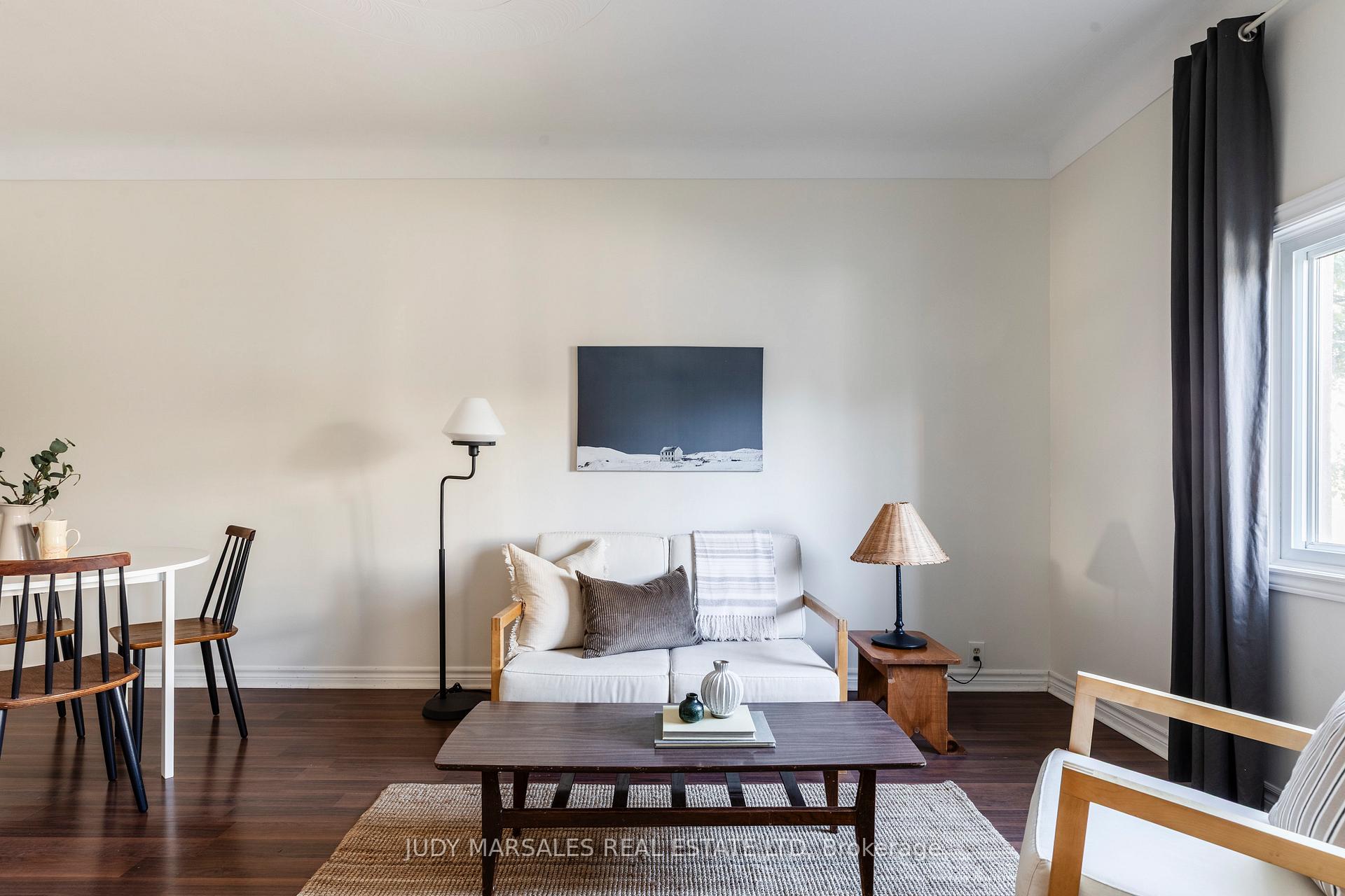 Photo 3 of 133 Breadalbane Street, Hamilton, Strathcona — HOMEH