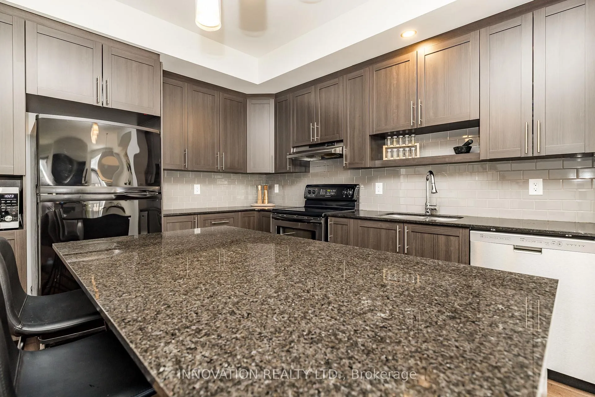 Photo 13 of 288 Munro Street, Carleton Place — HOMEH