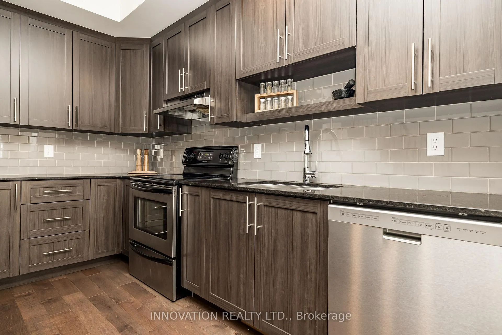 Photo 14 of 288 Munro Street, Carleton Place — HOMEH