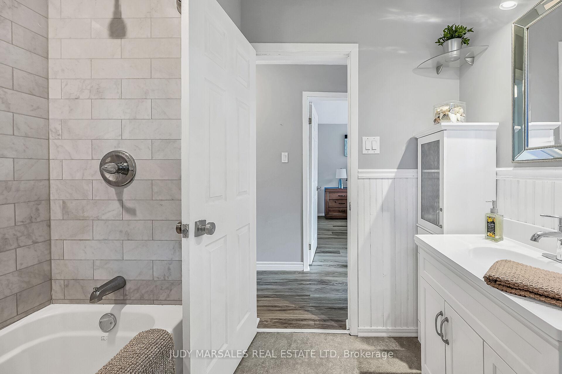 Photo 23 of 242 Macnab Street, Hamilton, Dundas — HOMEH