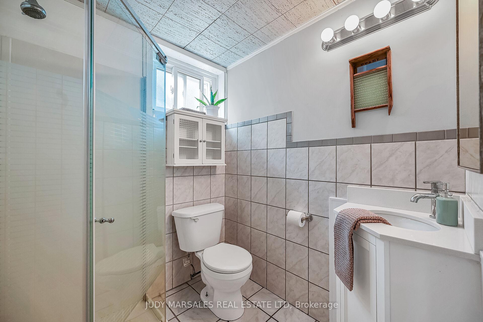 Photo 33 of 242 Macnab Street, Hamilton, Dundas — HOMEH