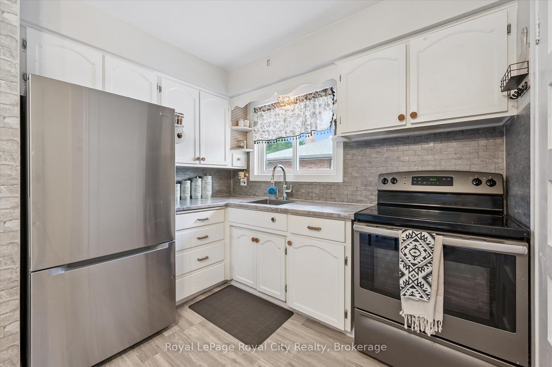 Photo 8 of 62 Sheridan Street, Guelph, Riverside Park — HOMEH