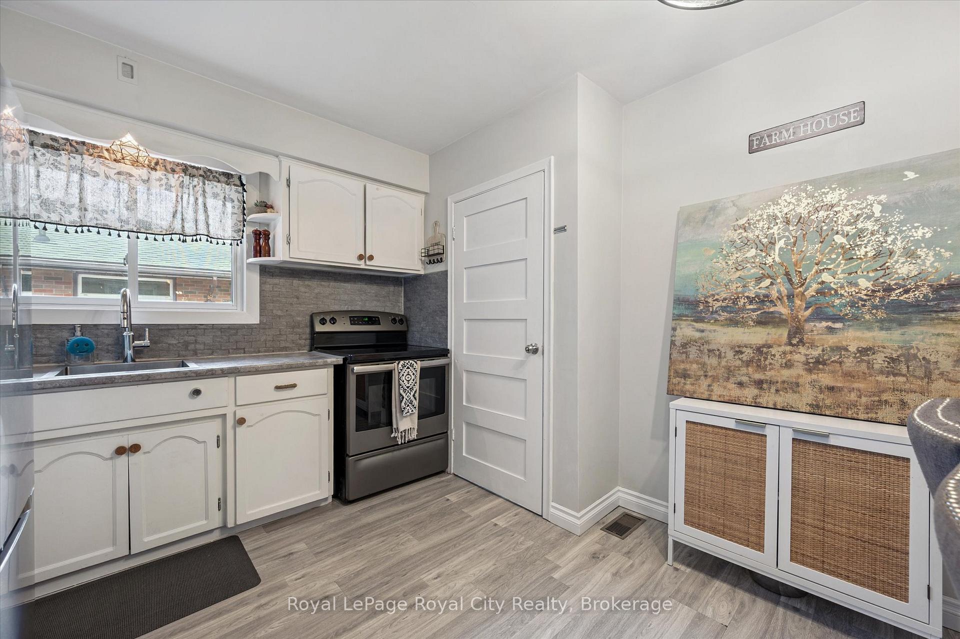 Photo 9 of 62 Sheridan Street, Guelph, Riverside Park — HOMEH