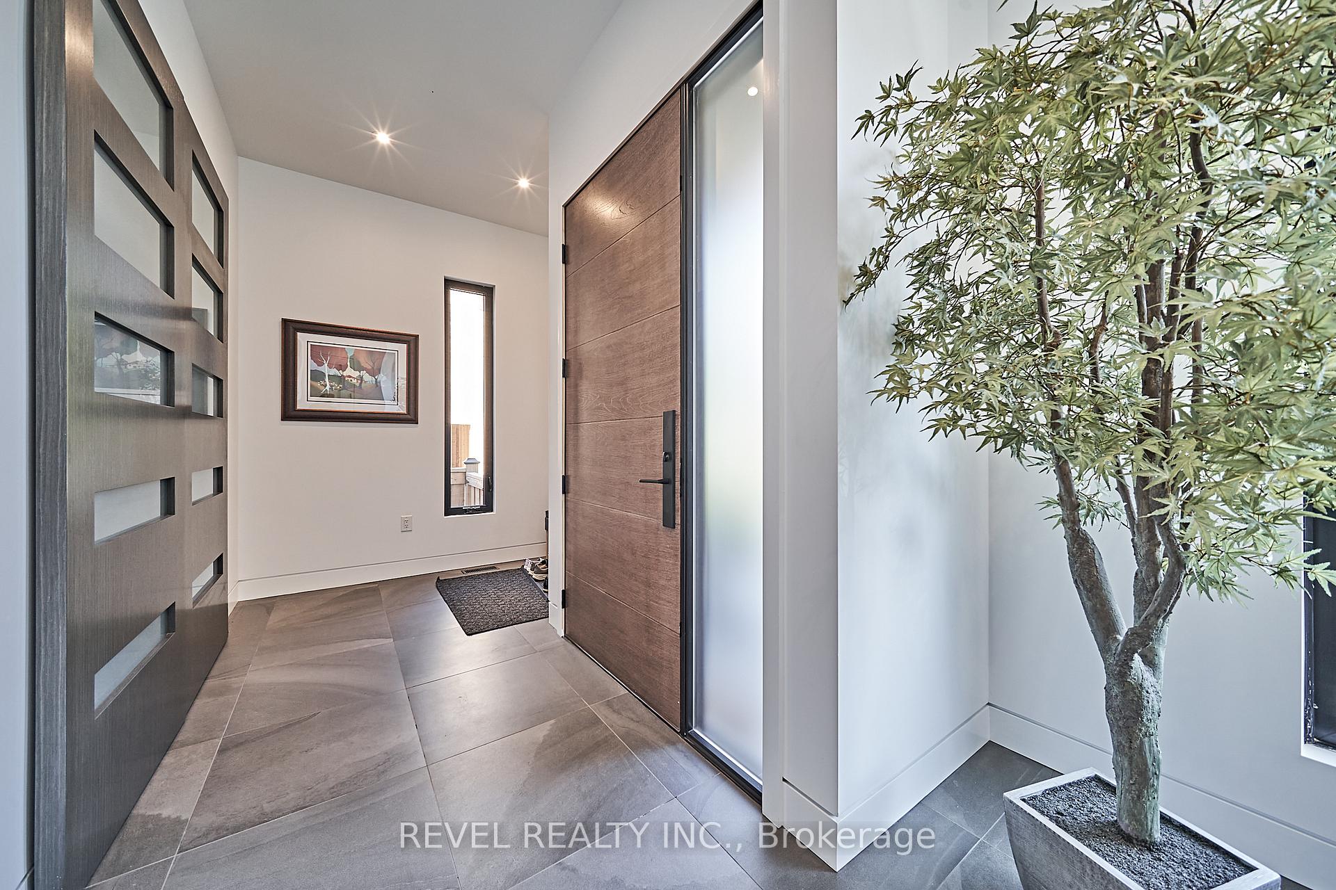 Photo 4 of 516 Poplar Avenue, Ajax, South East — HOMEH