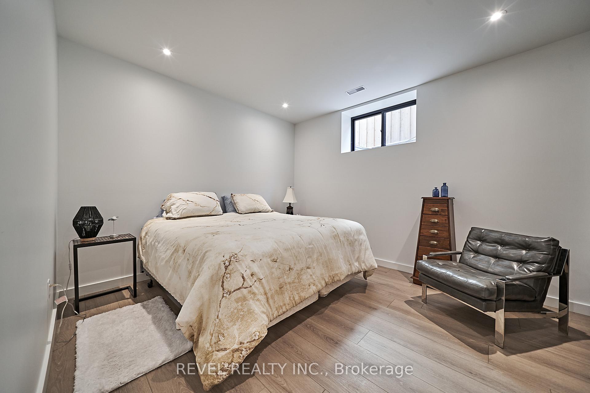 Photo 32 of 516 Poplar Avenue, Ajax, South East — HOMEH