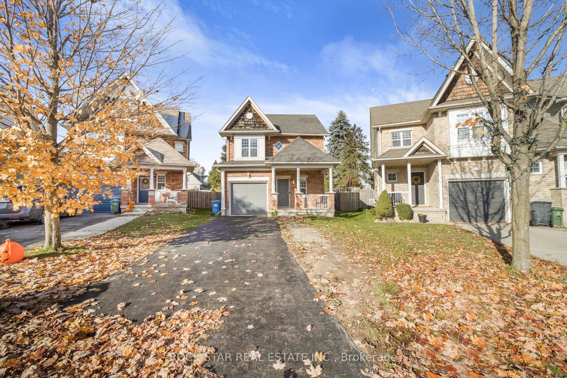 Photo 2 of 27 Truesdale Crescent, Guelph, Kortright West — HOMEH