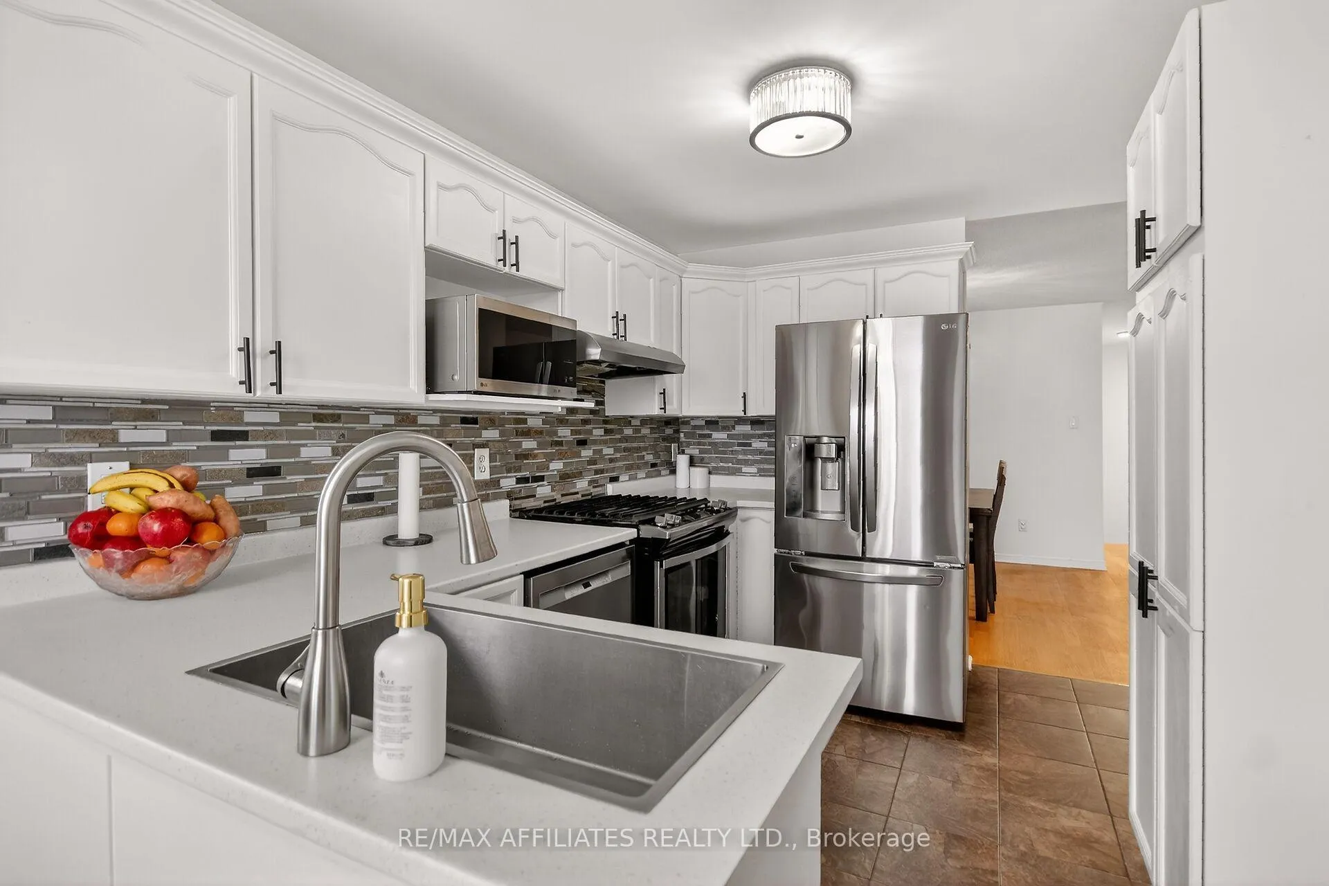 Photo 3 of 137 Lilibet Crescent, Ottawa, Ellwood — HOMEH