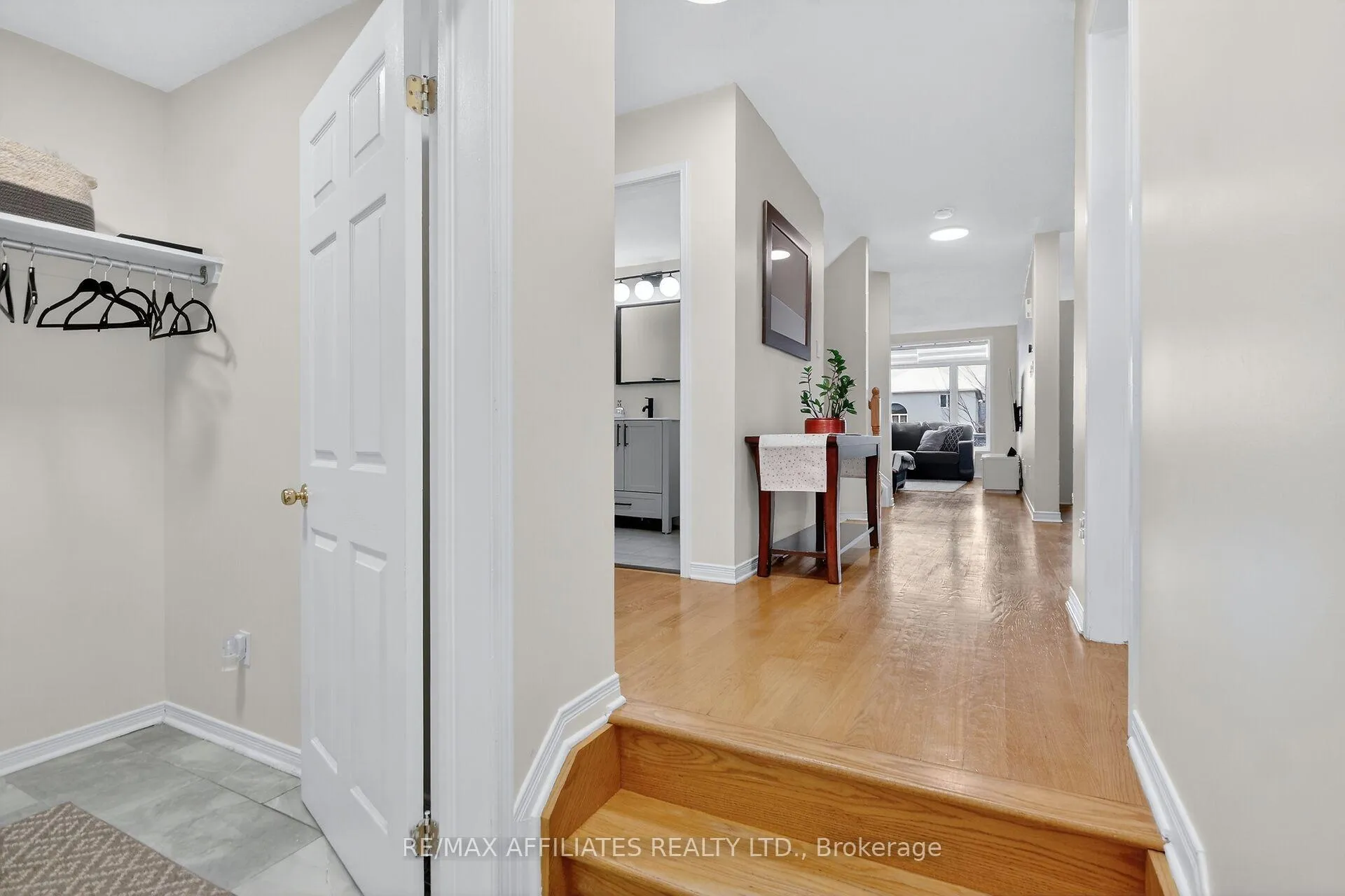 Photo 7 of 137 Lilibet Crescent, Ottawa, Ellwood — HOMEH