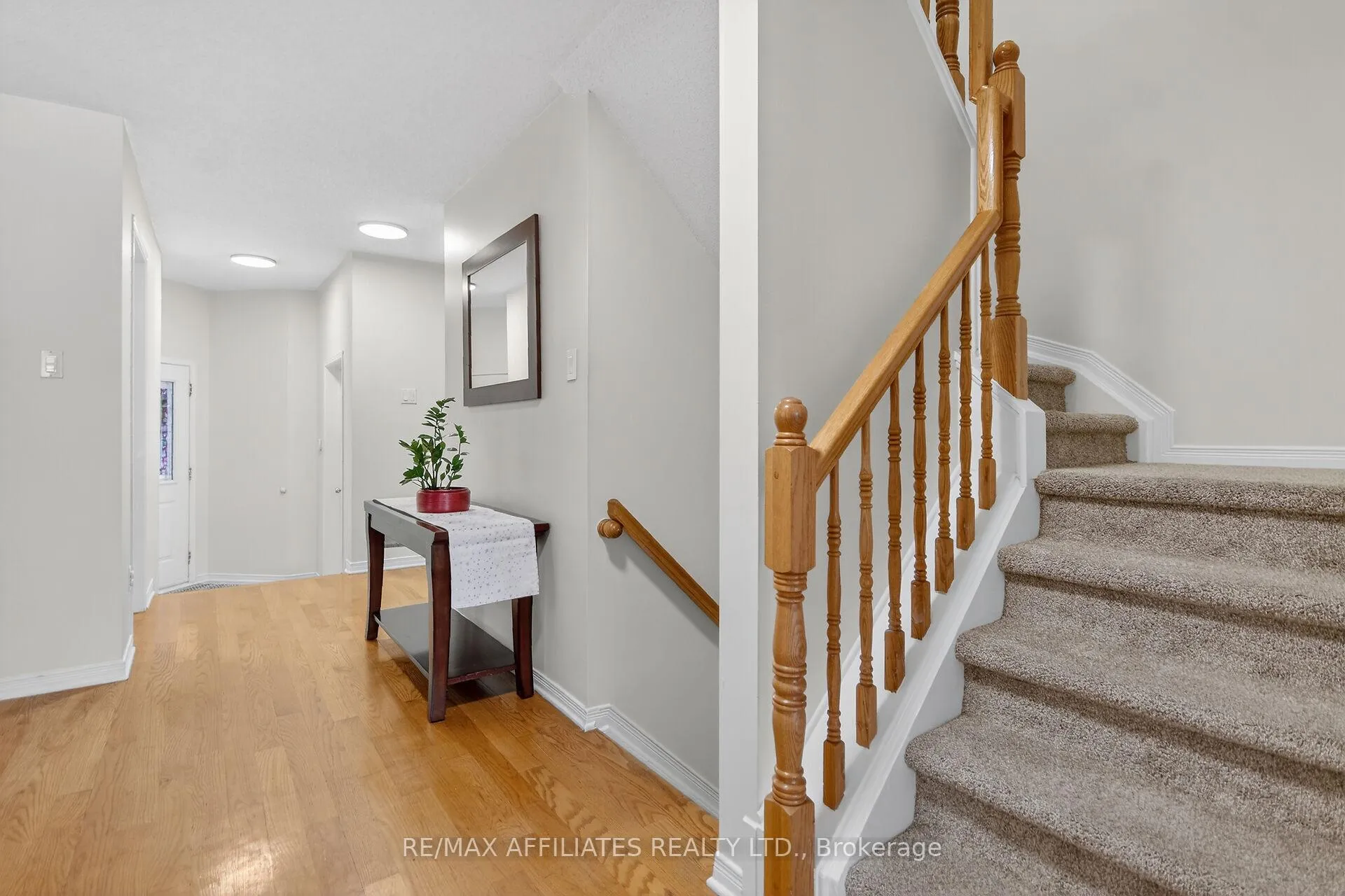 Photo 9 of 137 Lilibet Crescent, Ottawa, Ellwood — HOMEH