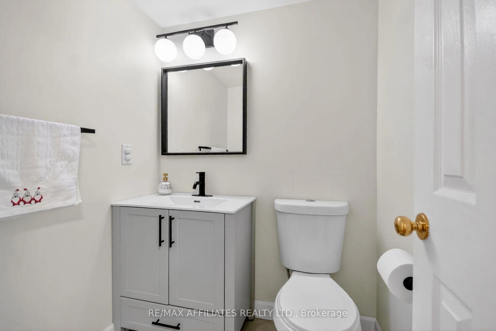 Photo 13 of 137 Lilibet Crescent, Ottawa, Ellwood — HOMEH