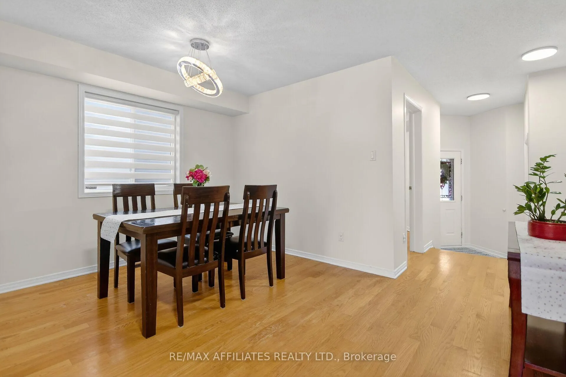 Photo 16 of 137 Lilibet Crescent, Ottawa, Ellwood — HOMEH