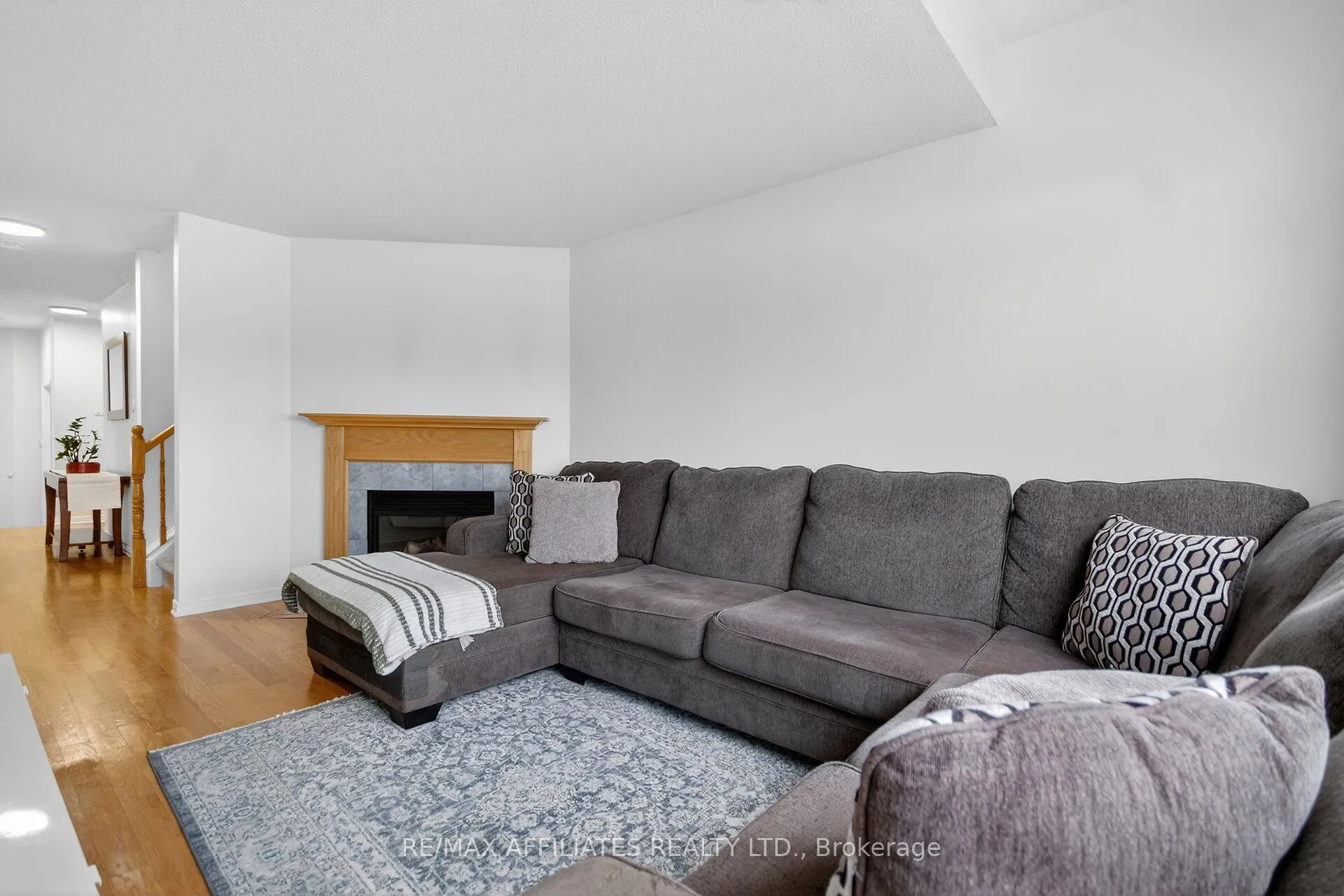 Photo 19 of 137 Lilibet Crescent, Ottawa, Ellwood — HOMEH