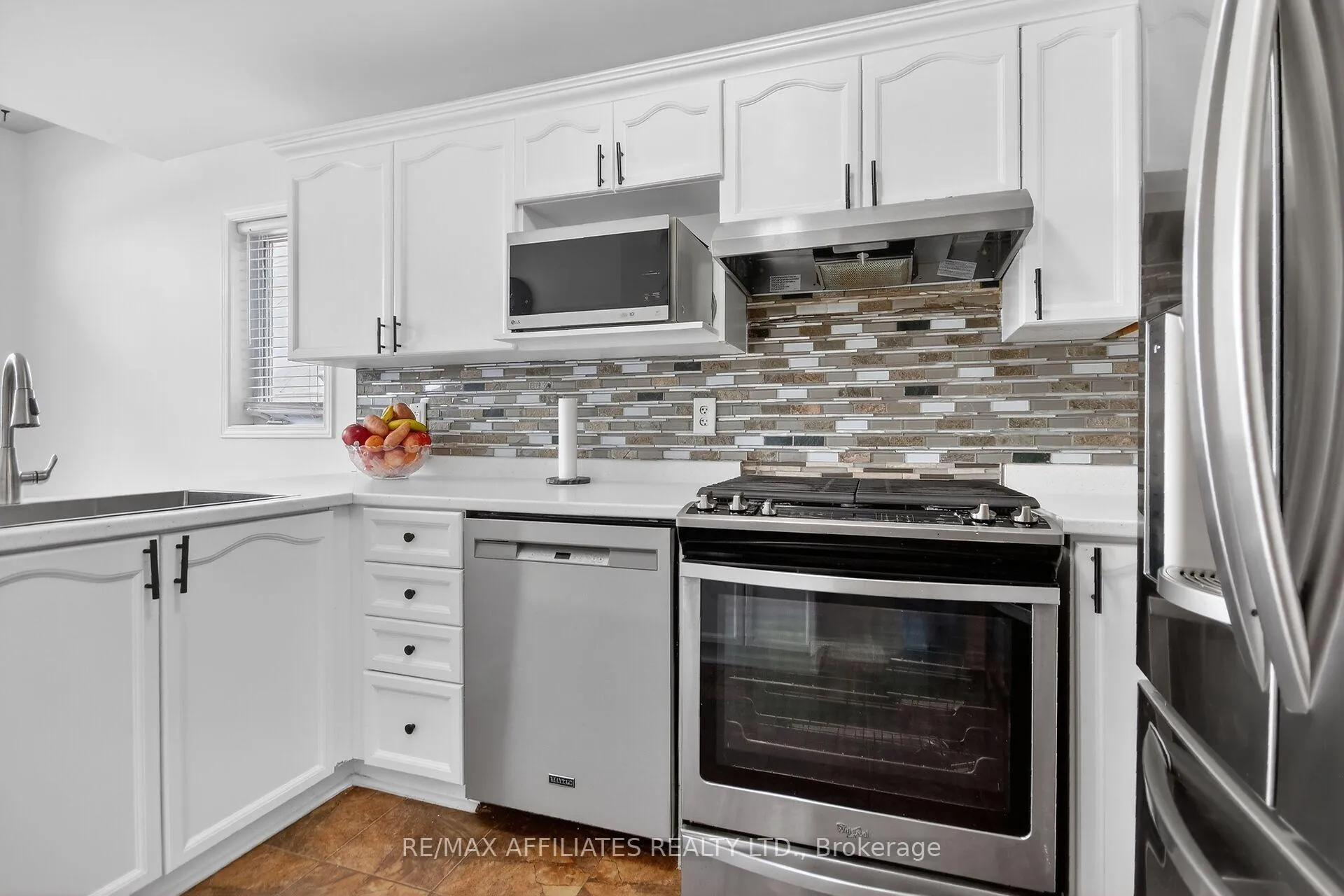 Photo 20 of 137 Lilibet Crescent, Ottawa, Ellwood — HOMEH