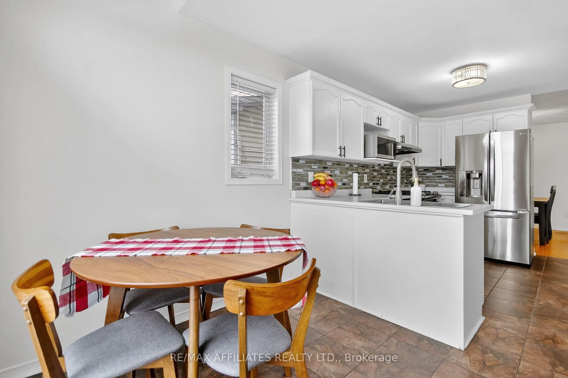 Photo 22 of 137 Lilibet Crescent, Ottawa, Ellwood — HOMEH