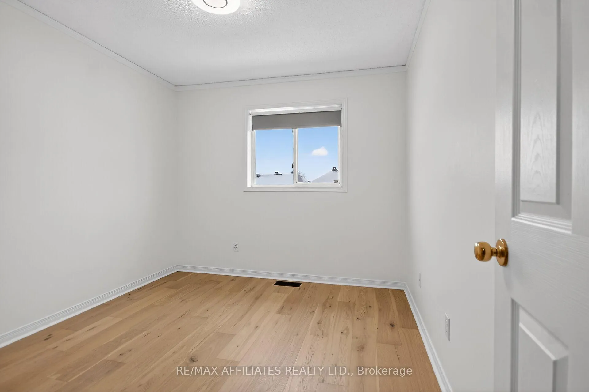 Photo 25 of 137 Lilibet Crescent, Ottawa, Ellwood — HOMEH