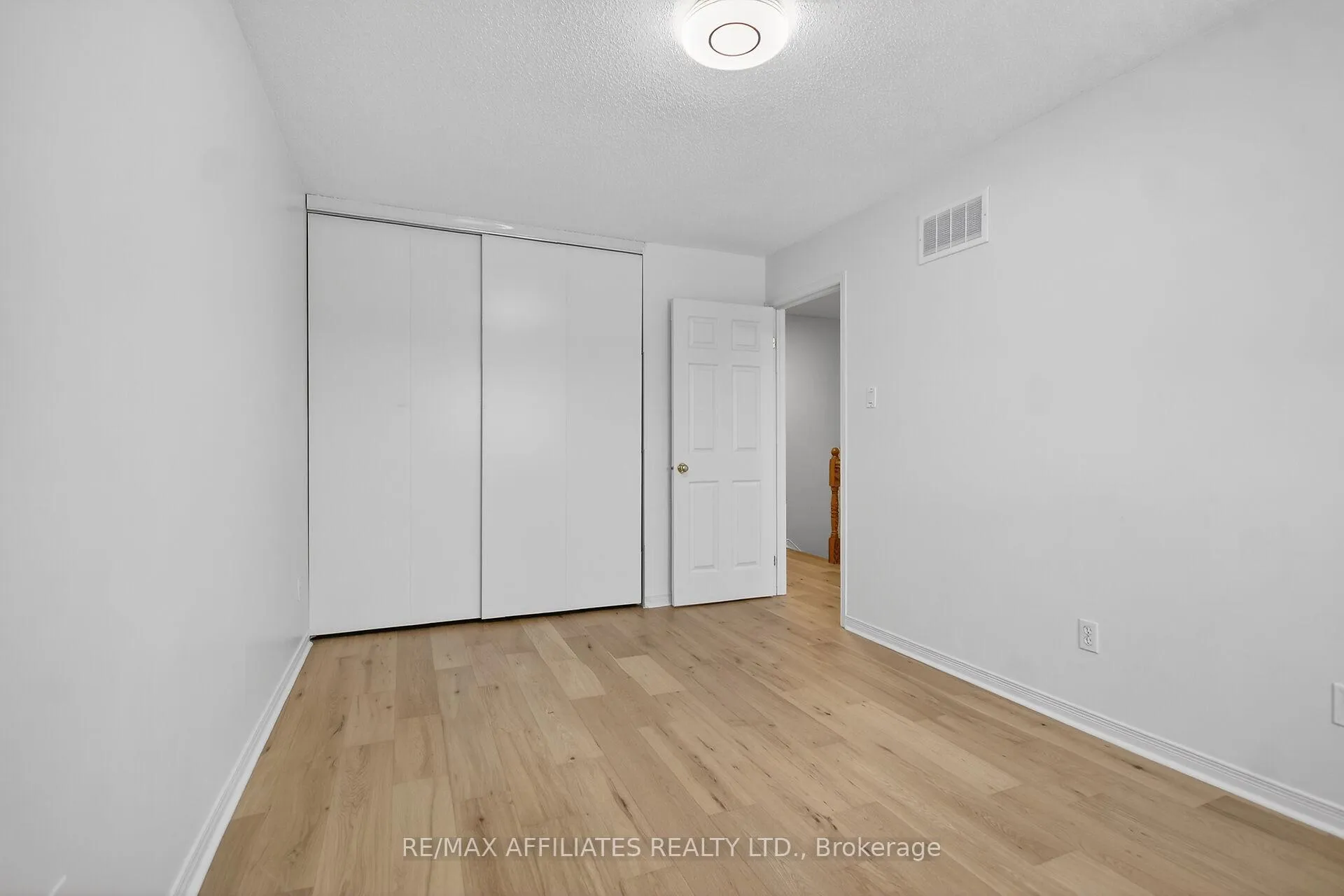 Photo 29 of 137 Lilibet Crescent, Ottawa, Ellwood — HOMEH