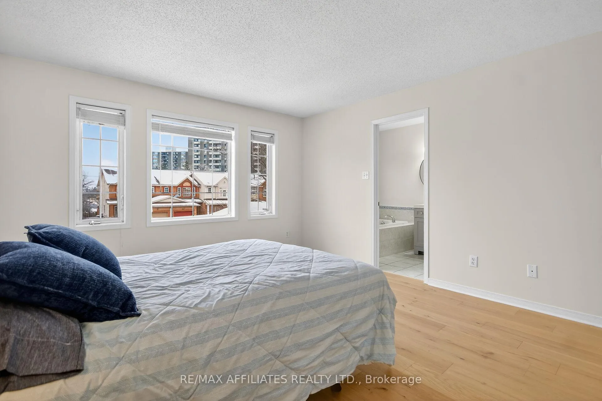 Photo 32 of 137 Lilibet Crescent, Ottawa, Ellwood — HOMEH