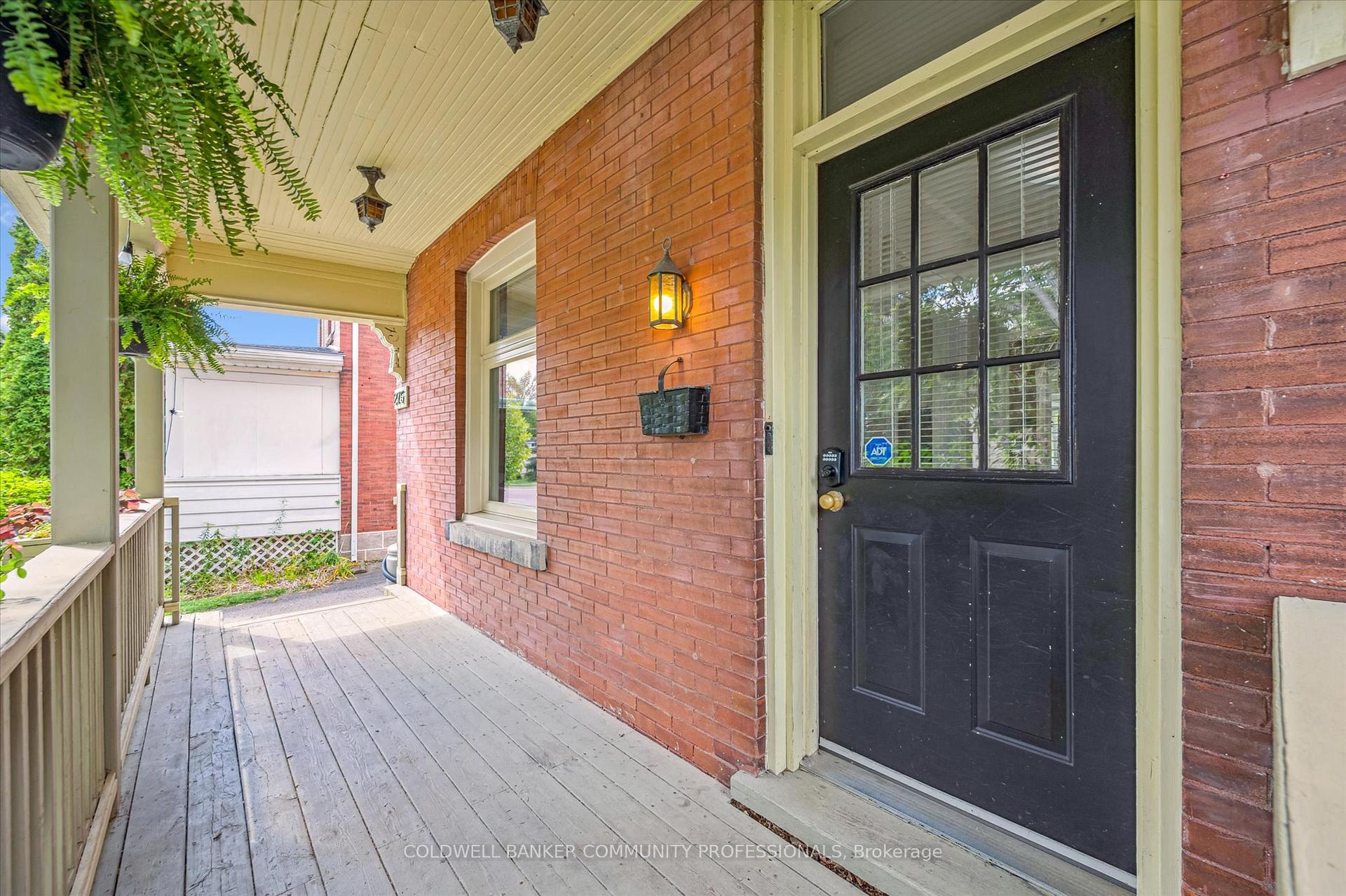 Photo 5 of 275 Waterloo Avenue, Guelph, Junction/Onward Willow — HOMEH