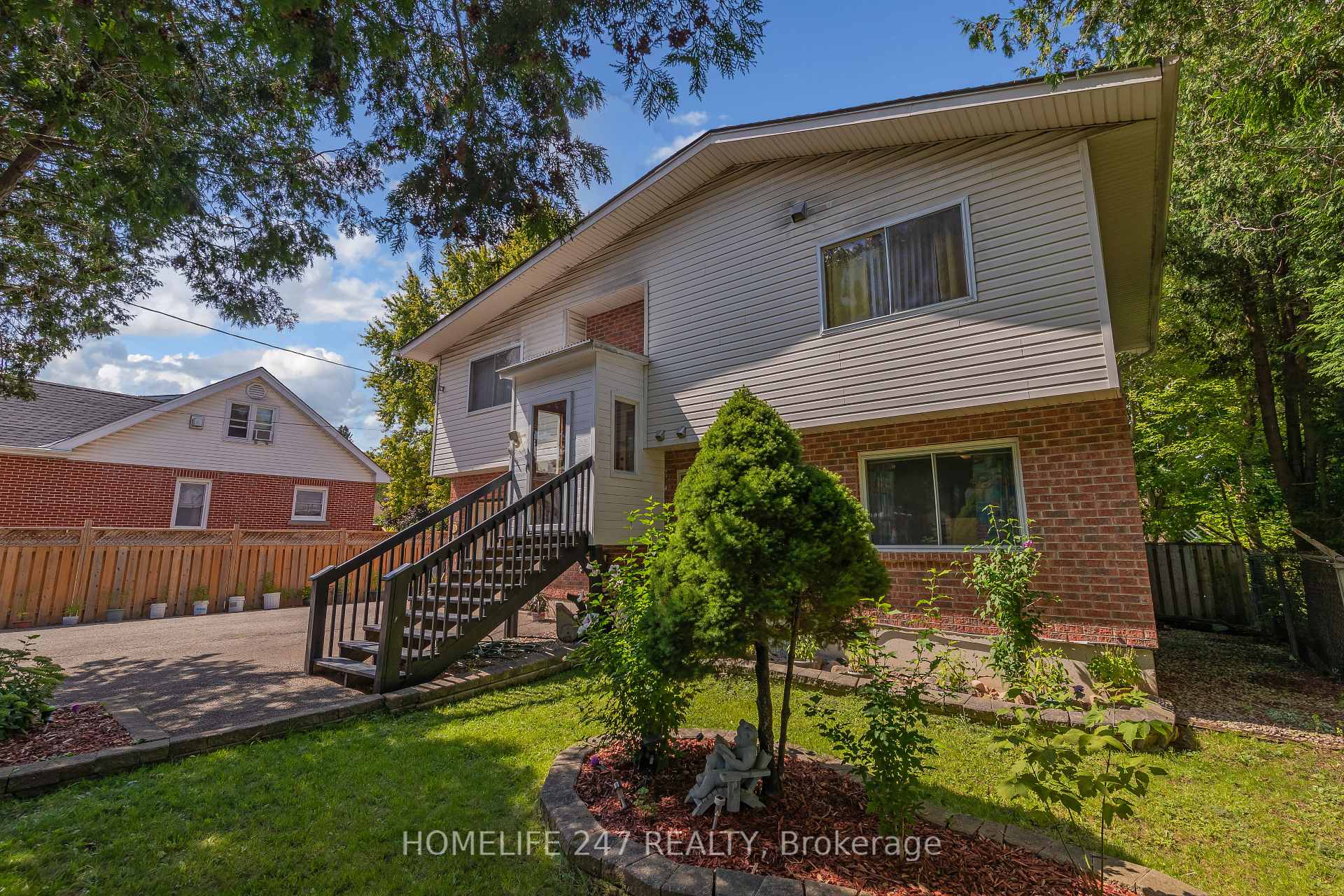 Photo 2 of 331 Paisley Road, Guelph, Junction/Onward Willow — HOMEH