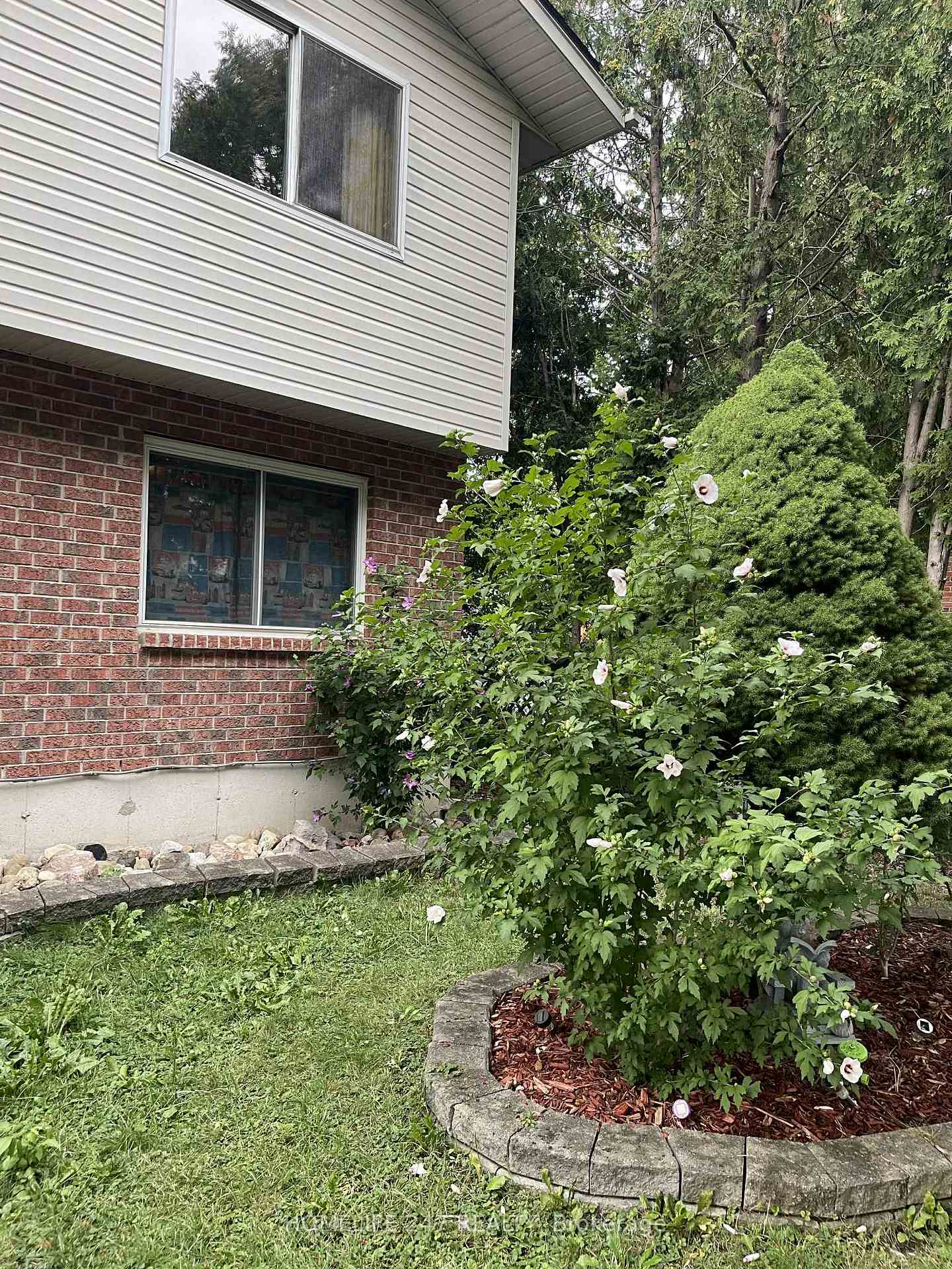 Photo 4 of 331 Paisley Road, Guelph, Junction/Onward Willow — HOMEH