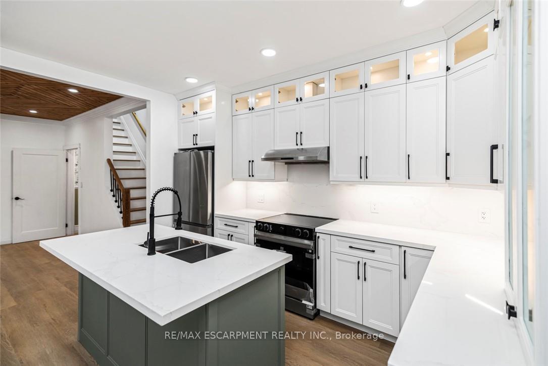 Photo 4 of 48 Aikman Avenue, Hamilton, Gibson — HOMEH