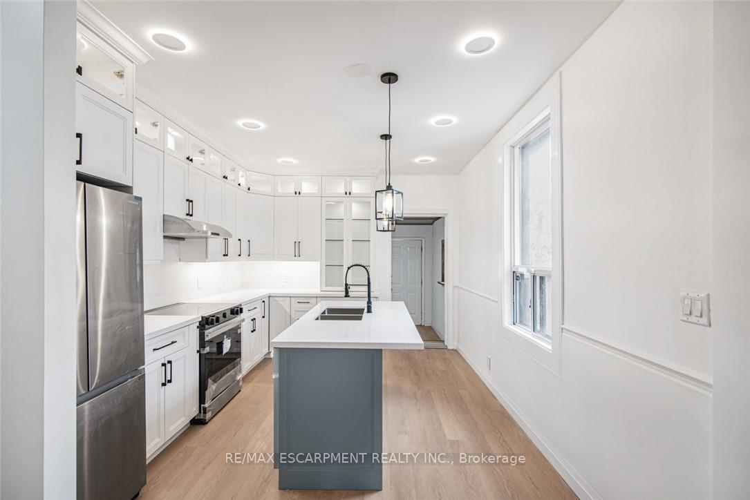 Photo 5 of 48 Aikman Avenue, Hamilton, Gibson — HOMEH