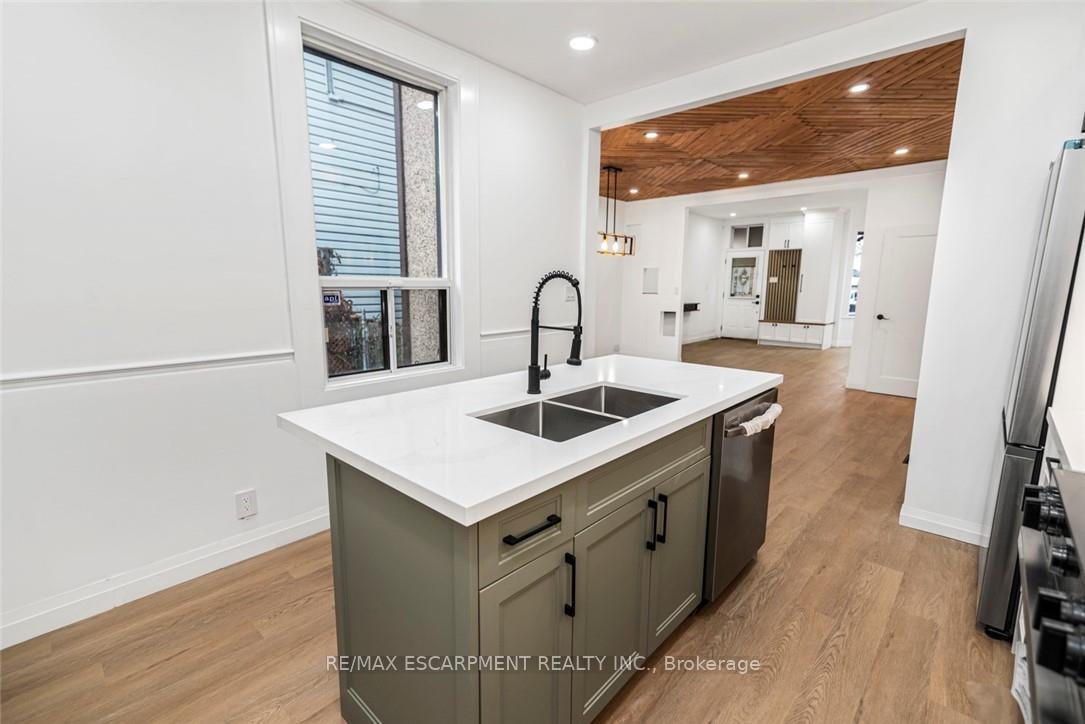 Photo 7 of 48 Aikman Avenue, Hamilton, Gibson — HOMEH