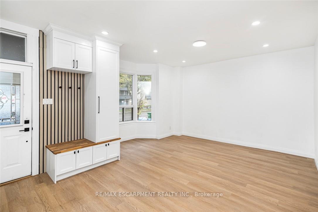 Photo 12 of 48 Aikman Avenue, Hamilton, Gibson — HOMEH