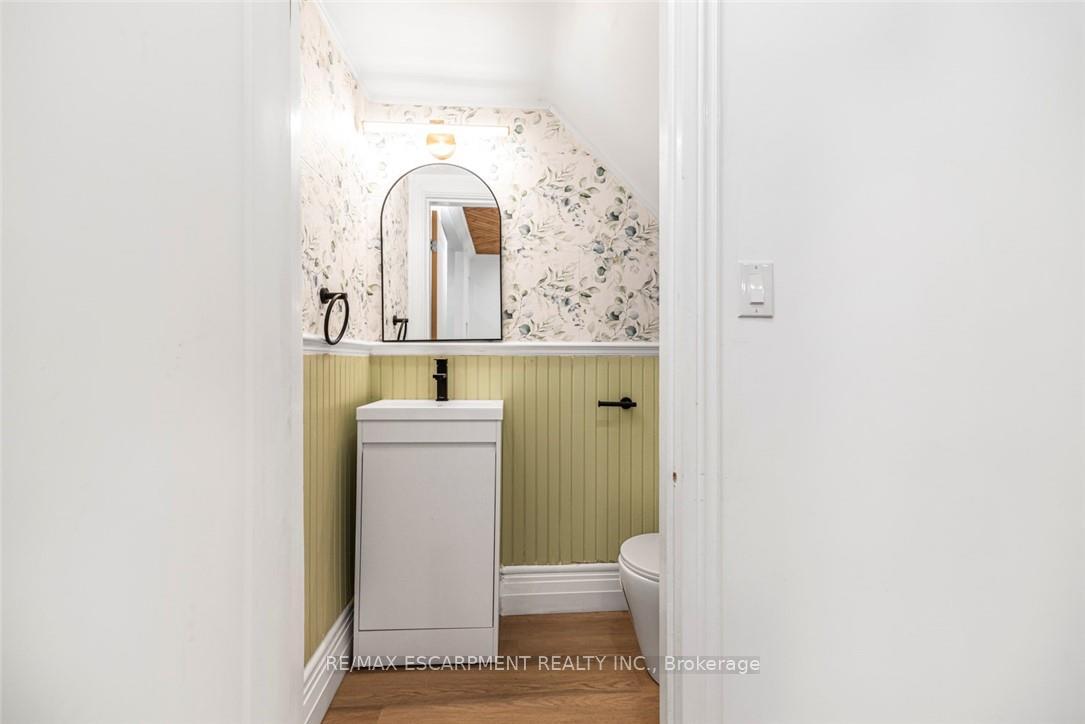 Photo 14 of 48 Aikman Avenue, Hamilton, Gibson — HOMEH