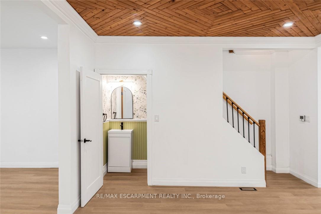 Photo 15 of 48 Aikman Avenue, Hamilton, Gibson — HOMEH