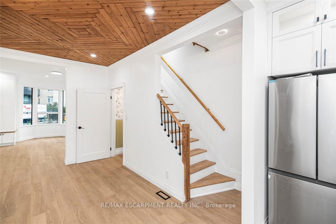 Photo 16 of 48 Aikman Avenue, Hamilton, Gibson — HOMEH