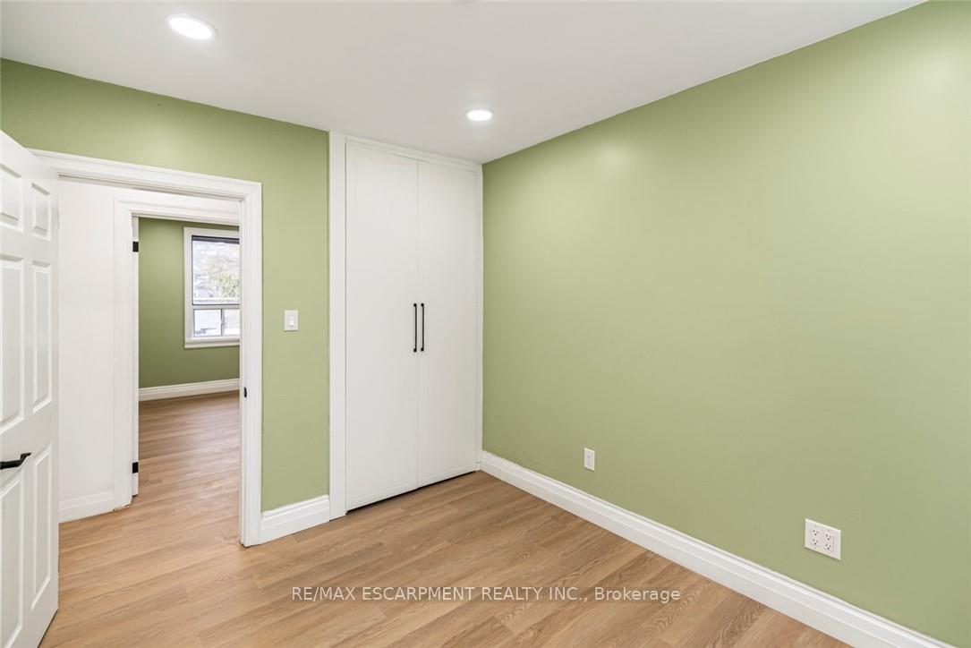 Photo 17 of 48 Aikman Avenue, Hamilton, Gibson — HOMEH