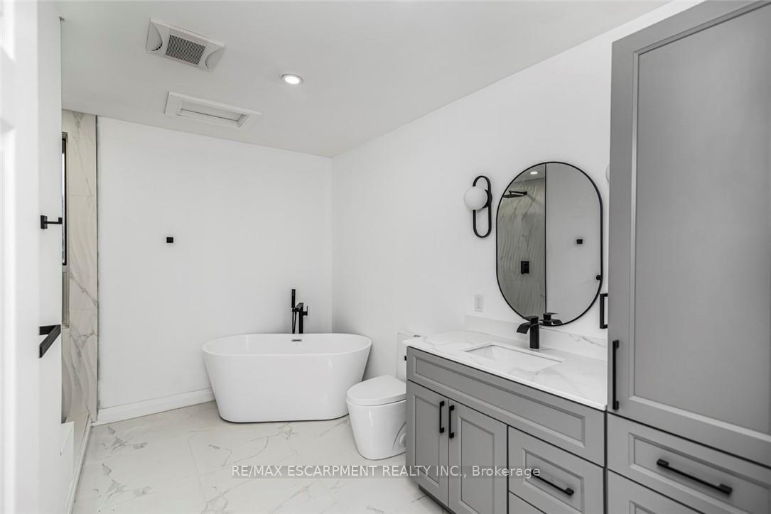 Photo 20 of 48 Aikman Avenue, Hamilton, Gibson — HOMEH