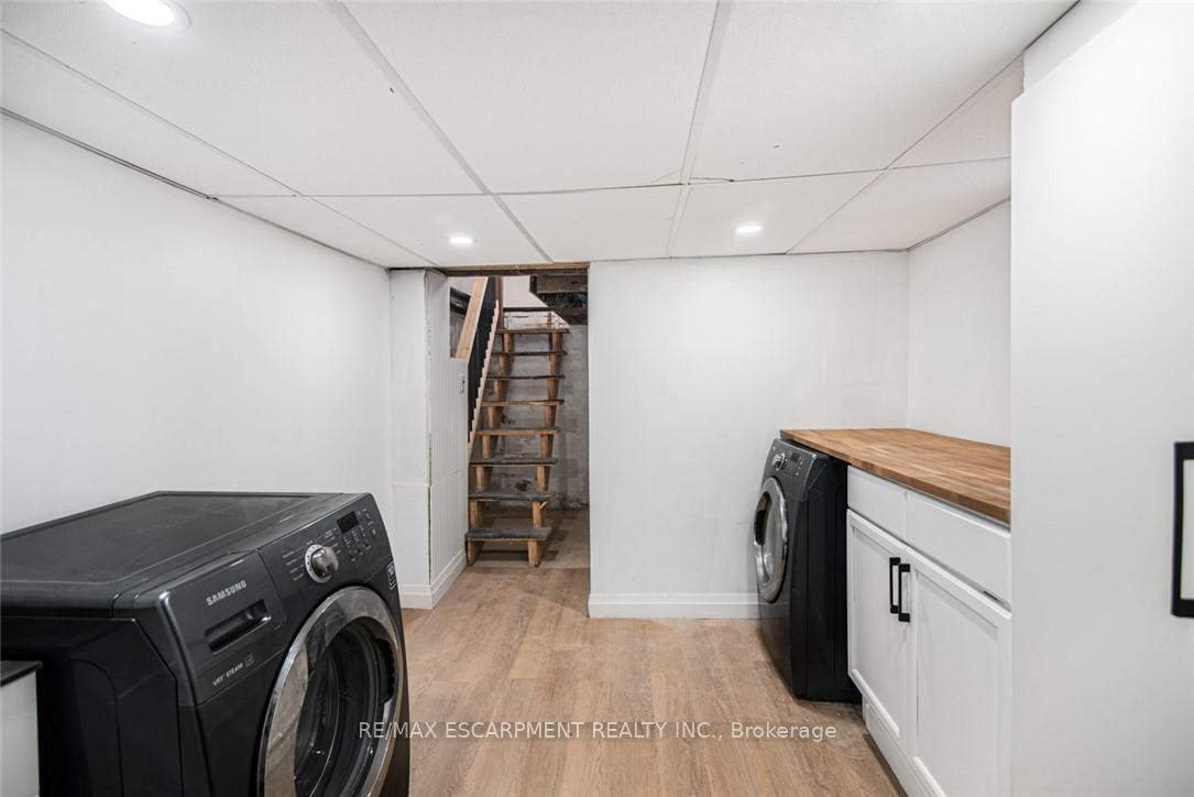 Photo 25 of 48 Aikman Avenue, Hamilton, Gibson — HOMEH