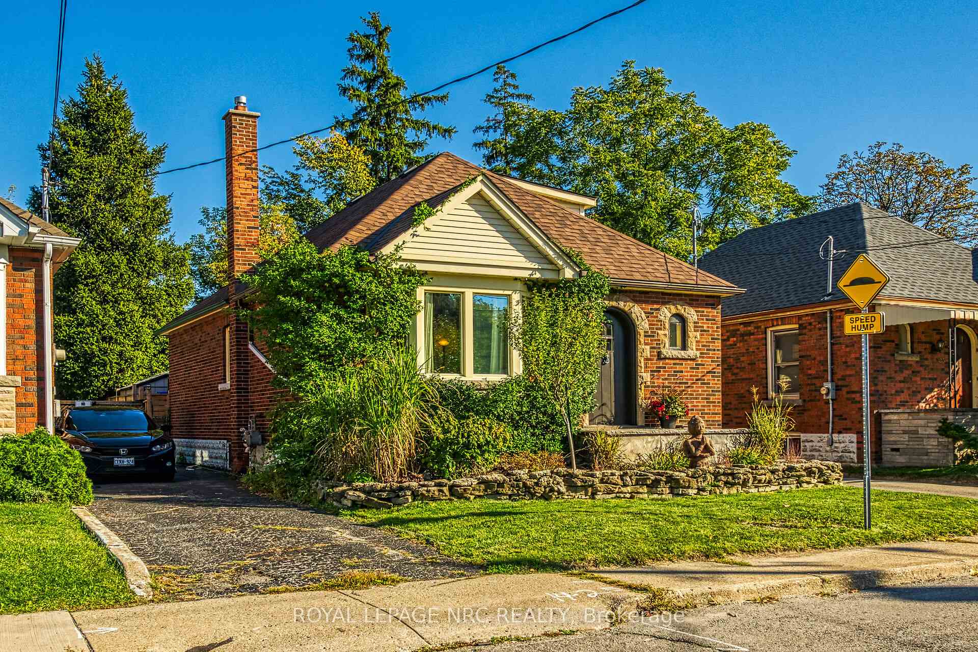 Photo 3 of 199 West 2nd Street, Hamilton, Southam — HOMEH