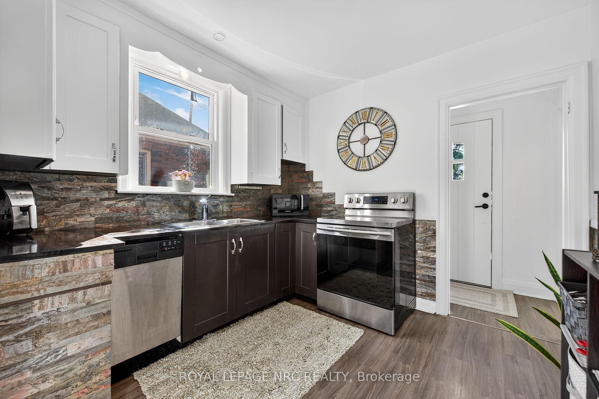 Photo 5 of 199 West 2nd Street, Hamilton, Southam — HOMEH