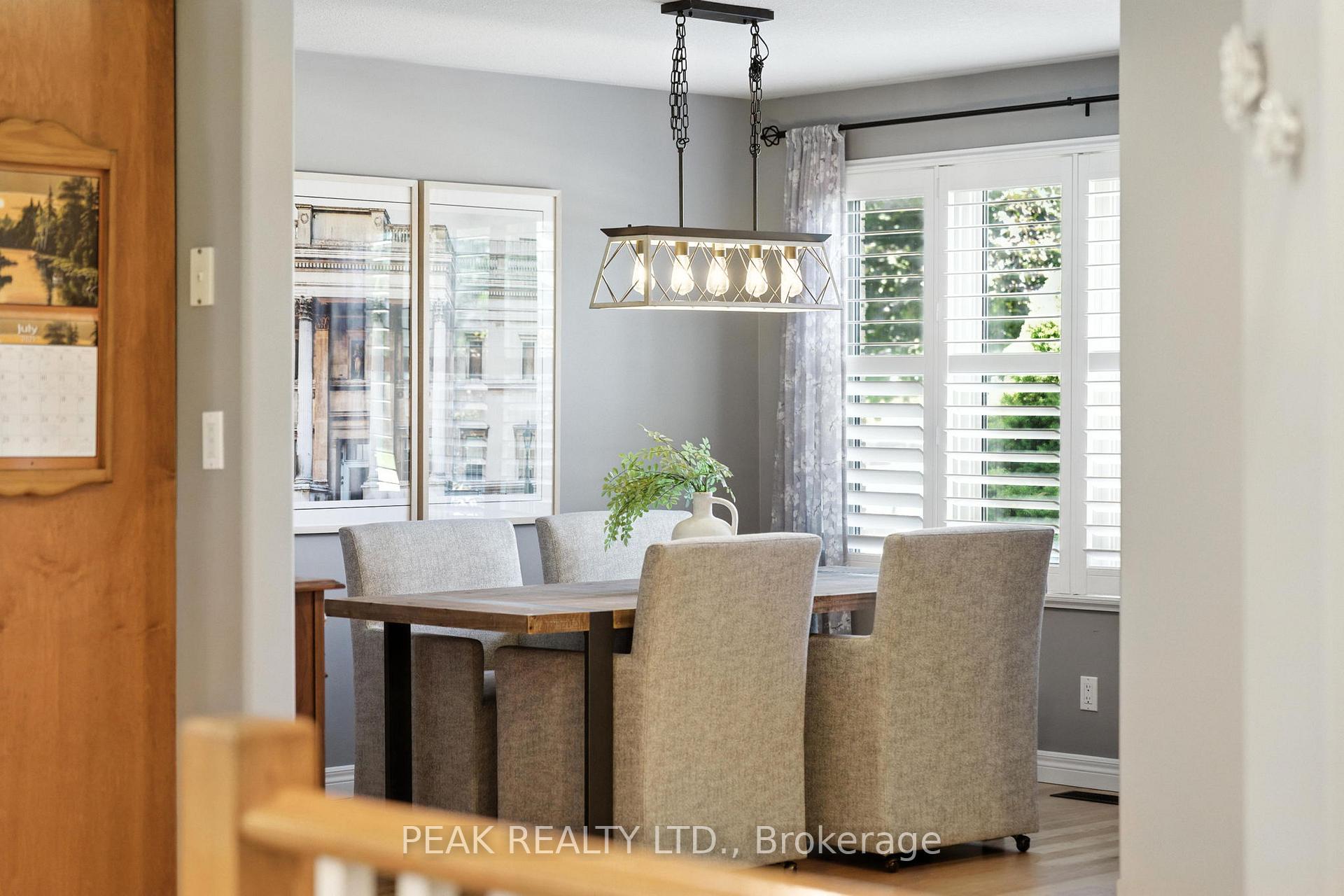 Photo 20 of 28 Macpherson Drive, Brant, Paris — HOMEH
