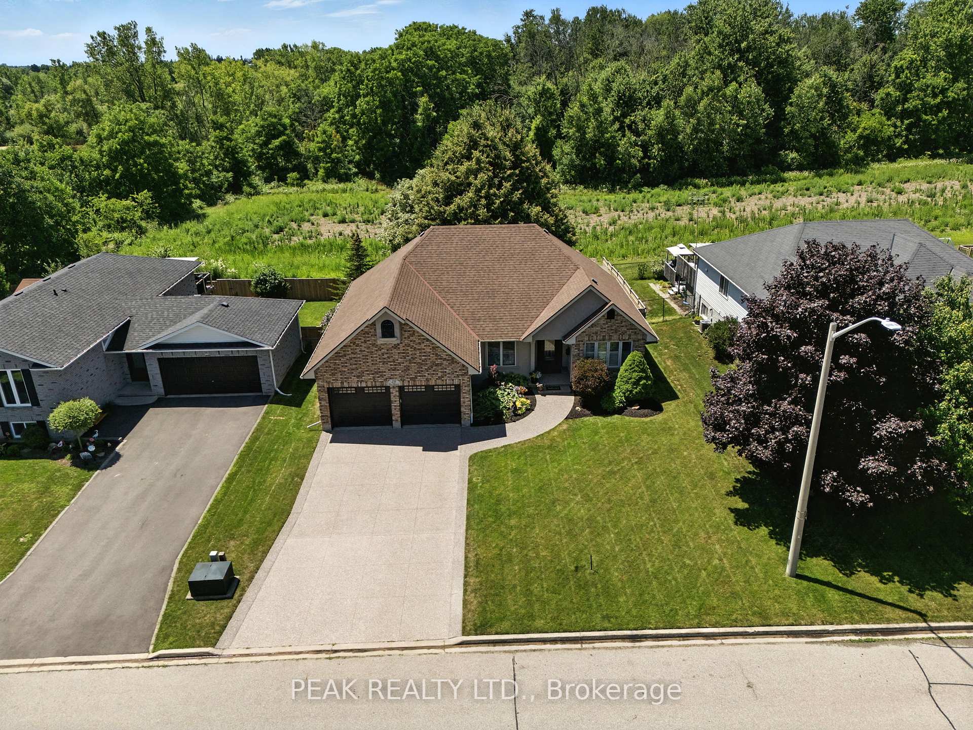 Photo 45 of 28 Macpherson Drive, Brant, Paris — HOMEH