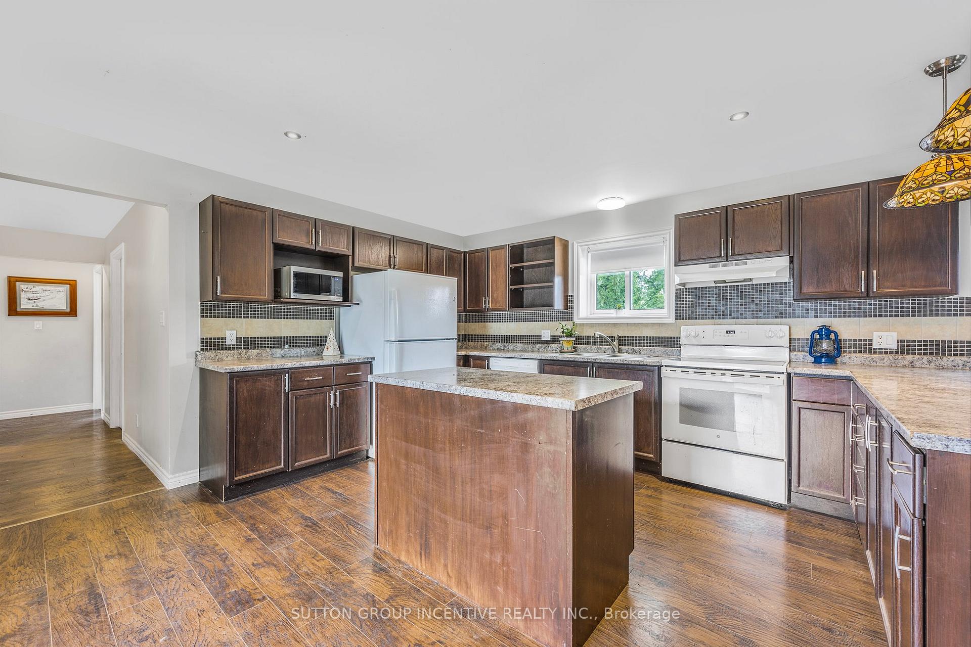 Photo 9 of 173 Main Street E, Grey Highlands — HOMEH