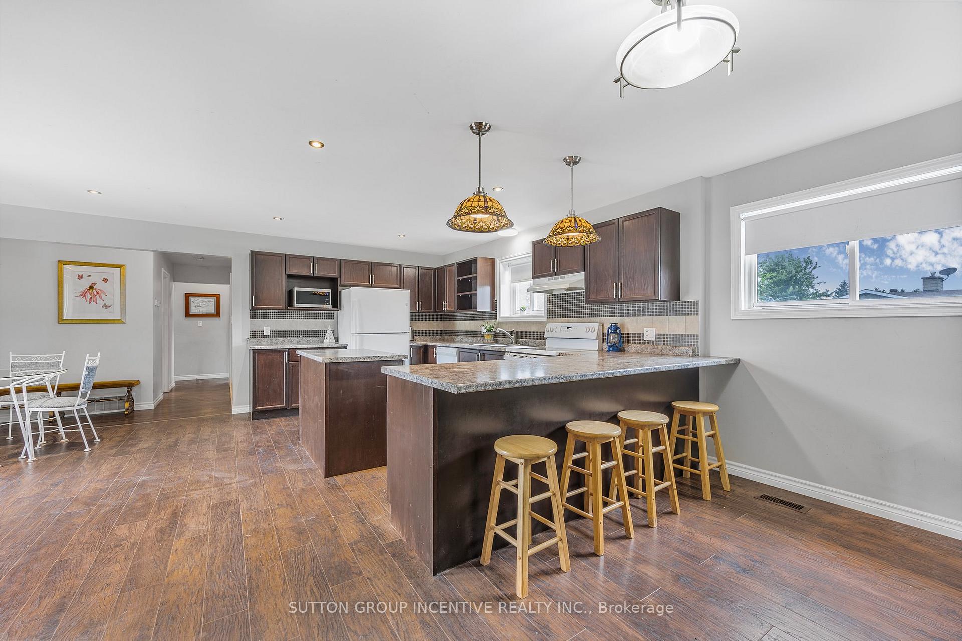 Photo 12 of 173 Main Street E, Grey Highlands — HOMEH